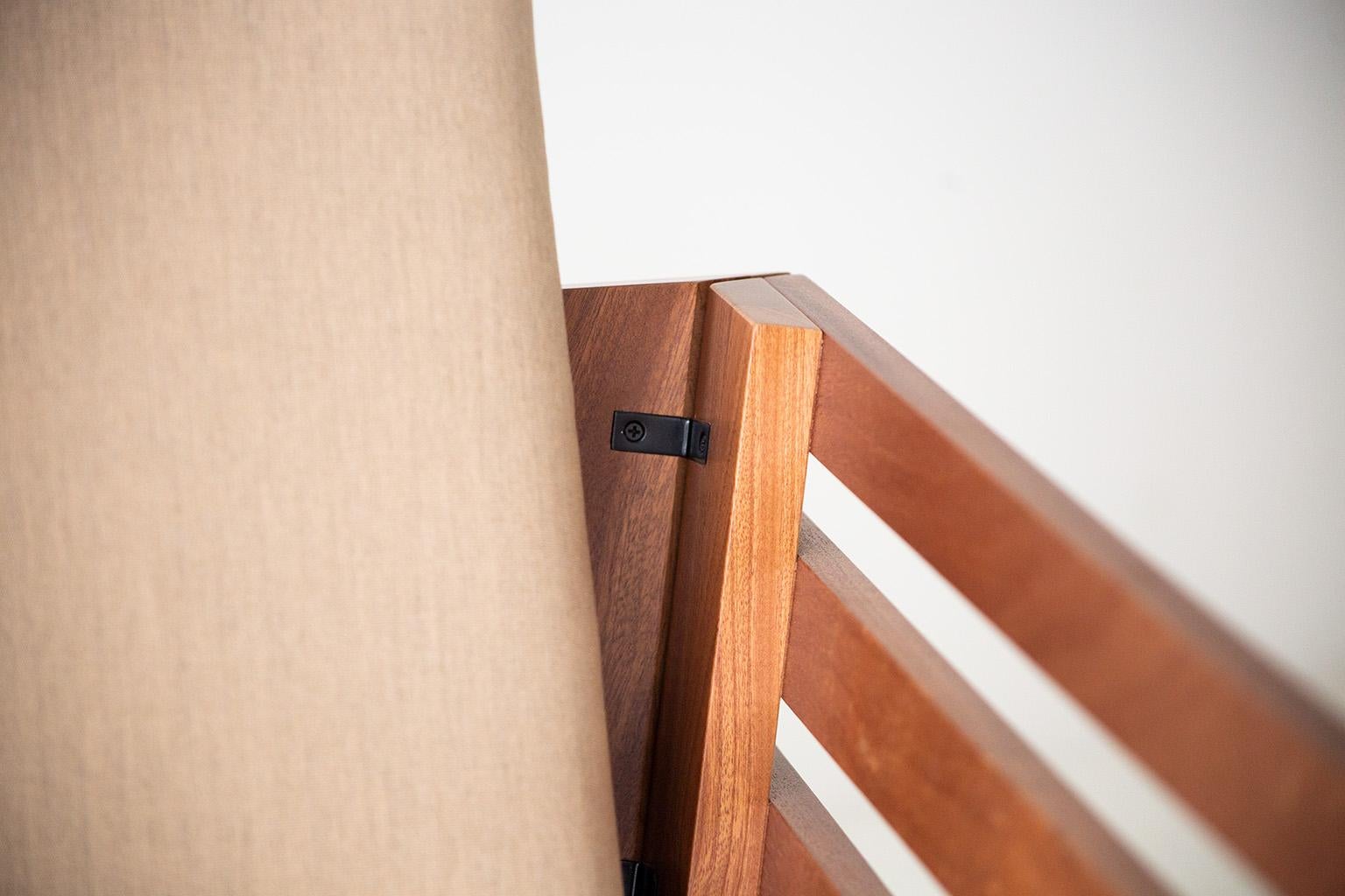Acajou Chaise longue d'extérieur à lattes Suelo en vente