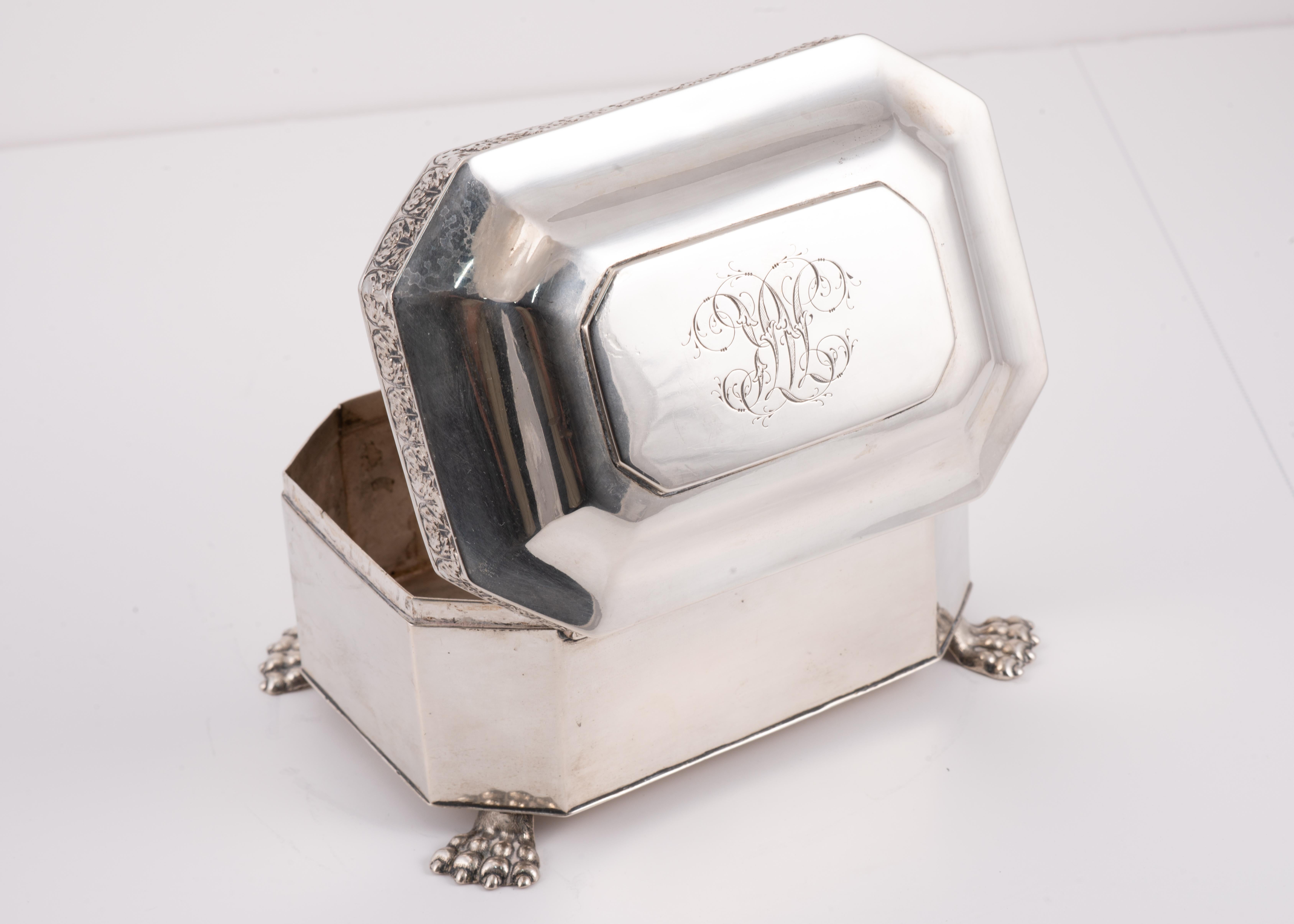 Européen Boîte à sucre. Argent. Europe du Nord (peut-être Berlin), première moitié du XIXe siècle. en vente