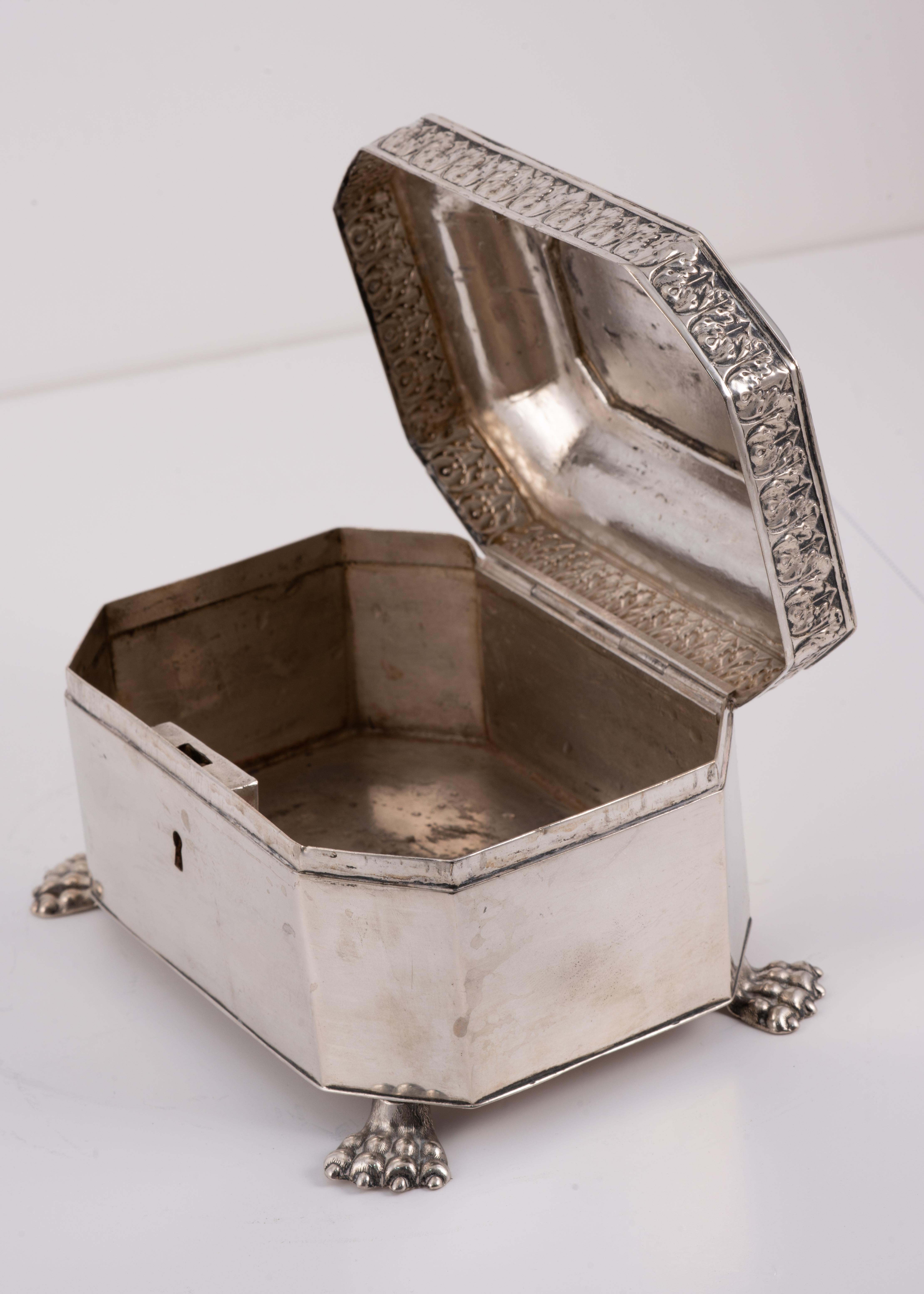 Boîte à sucre. Argent. Europe du Nord (peut-être Berlin), première moitié du XIXe siècle. État moyen - En vente à Madrid, ES