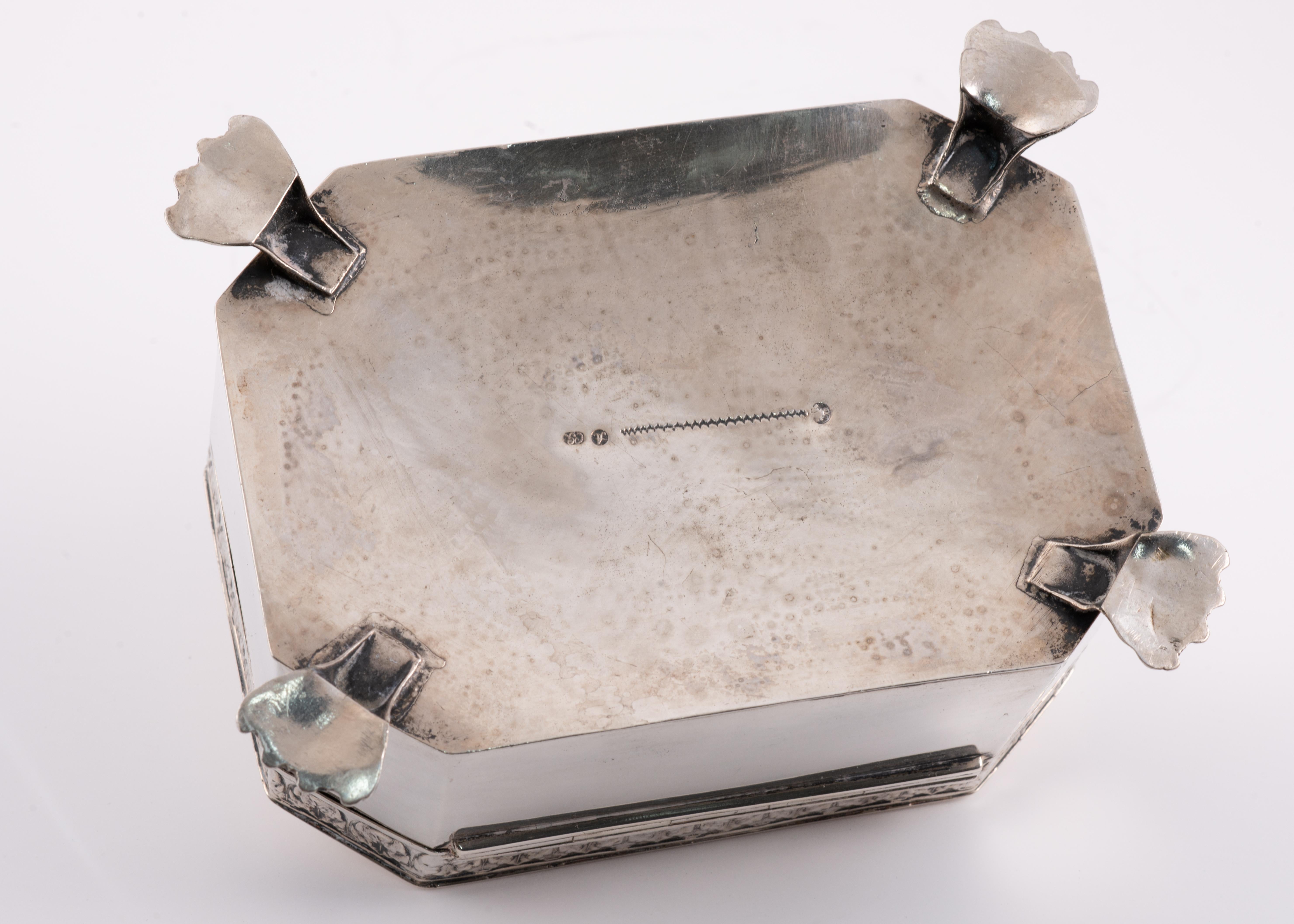 Boîte à sucre. Argent. Europe du Nord (peut-être Berlin), première moitié du XIXe siècle. en vente 3
