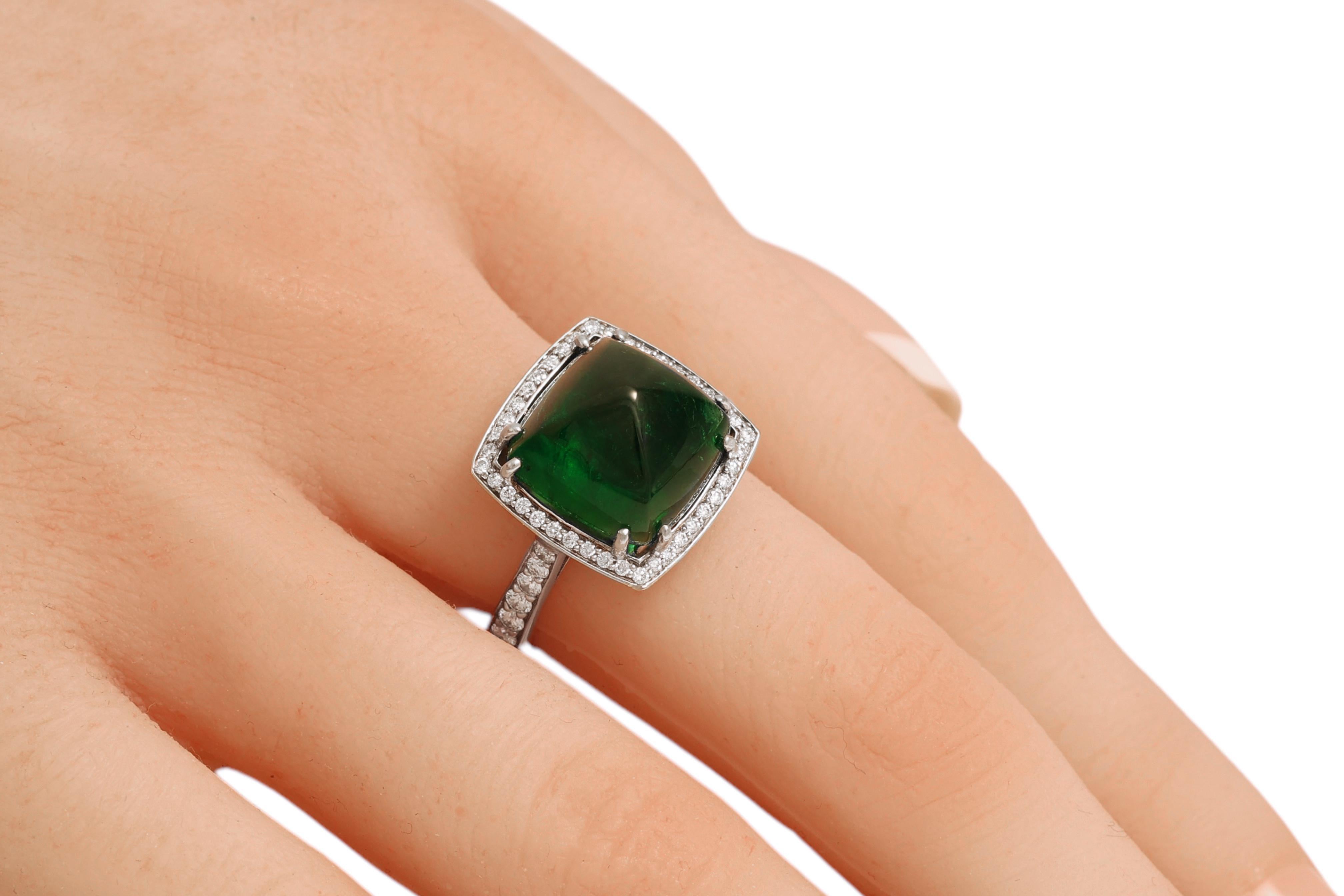 Zuckerhut Cabochon Minor Tiefgrüner 9,8ct Smaragd, 18 K Weißgold Diamantring im Angebot 7
