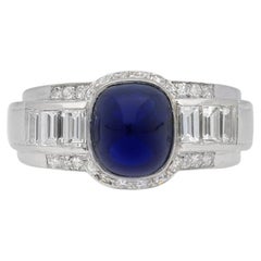 Bague en saphir cabochon en forme de pain de sucre et diamants, vers 1950.