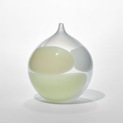 Sugar Snow, recipiente redondo de vidrio soplado transparente, blanco y crema, de Gunnel Sahlin