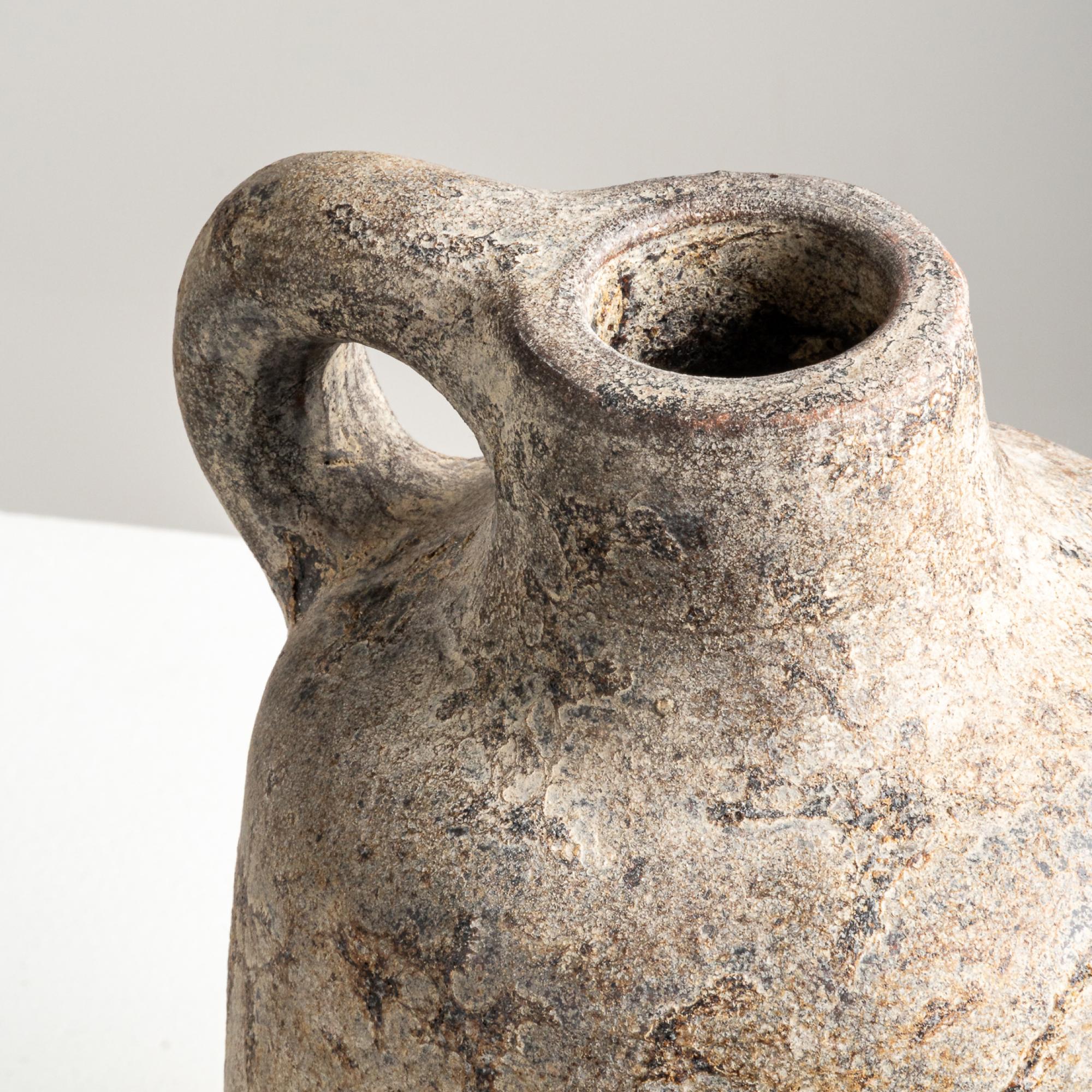Vaso di zucchero, terracotta strutturata fatta a mano in grigio rustico In condizioni Nuovo in vendita a New York, US