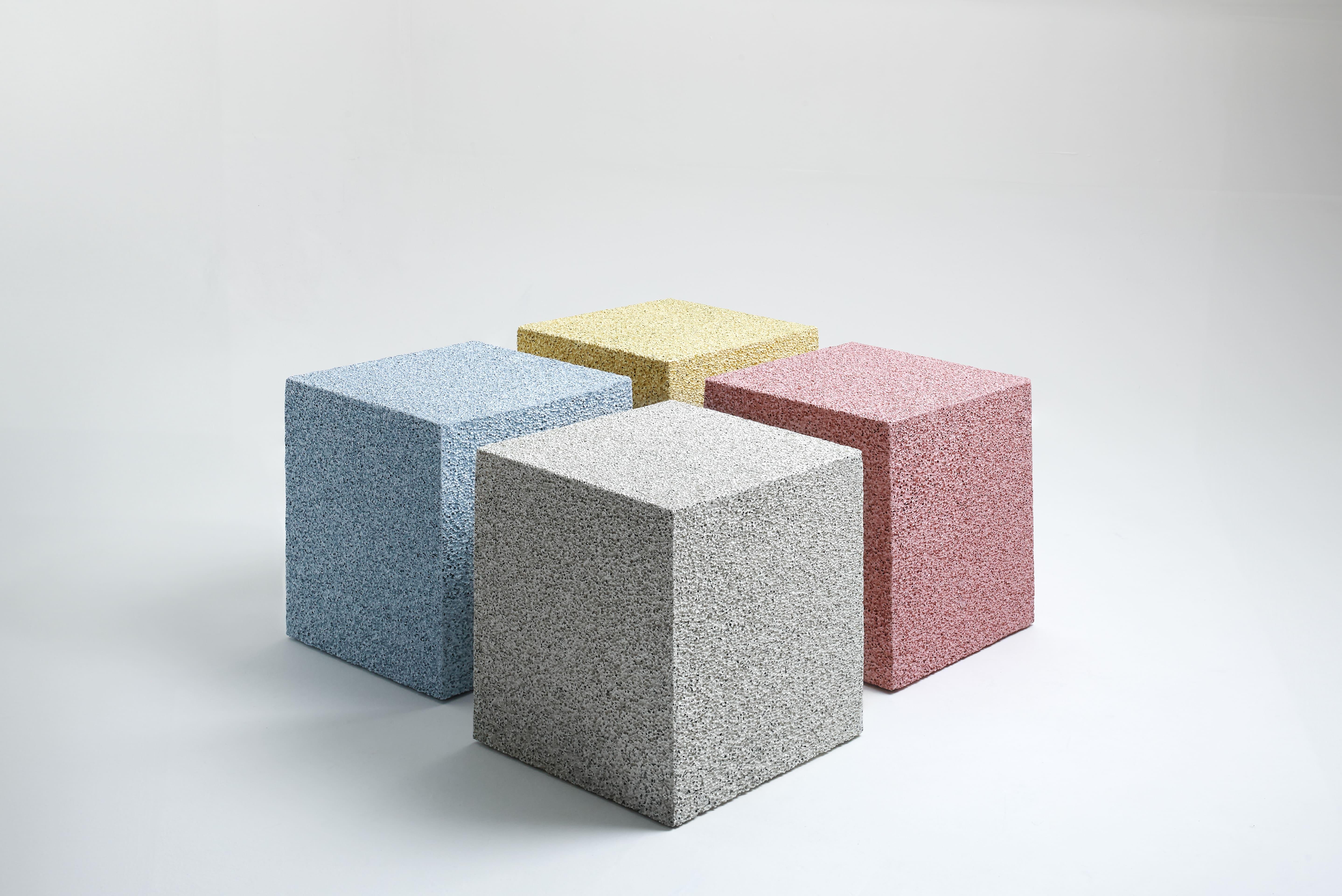 Britannique Table d'appoint/assise SugarCubes crème en vente