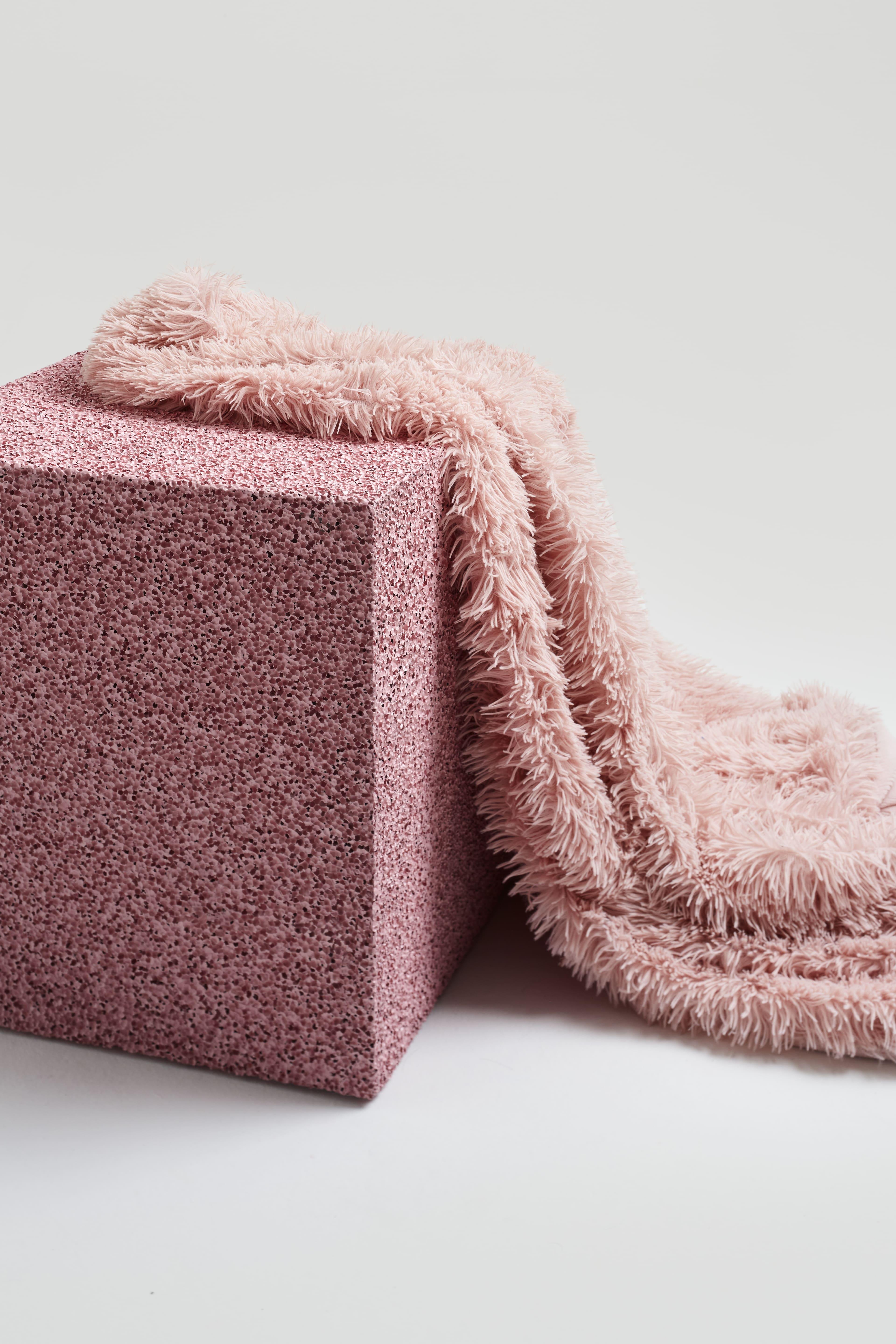 Britannique Table d'appoint/assise rose SugarCubes en vente