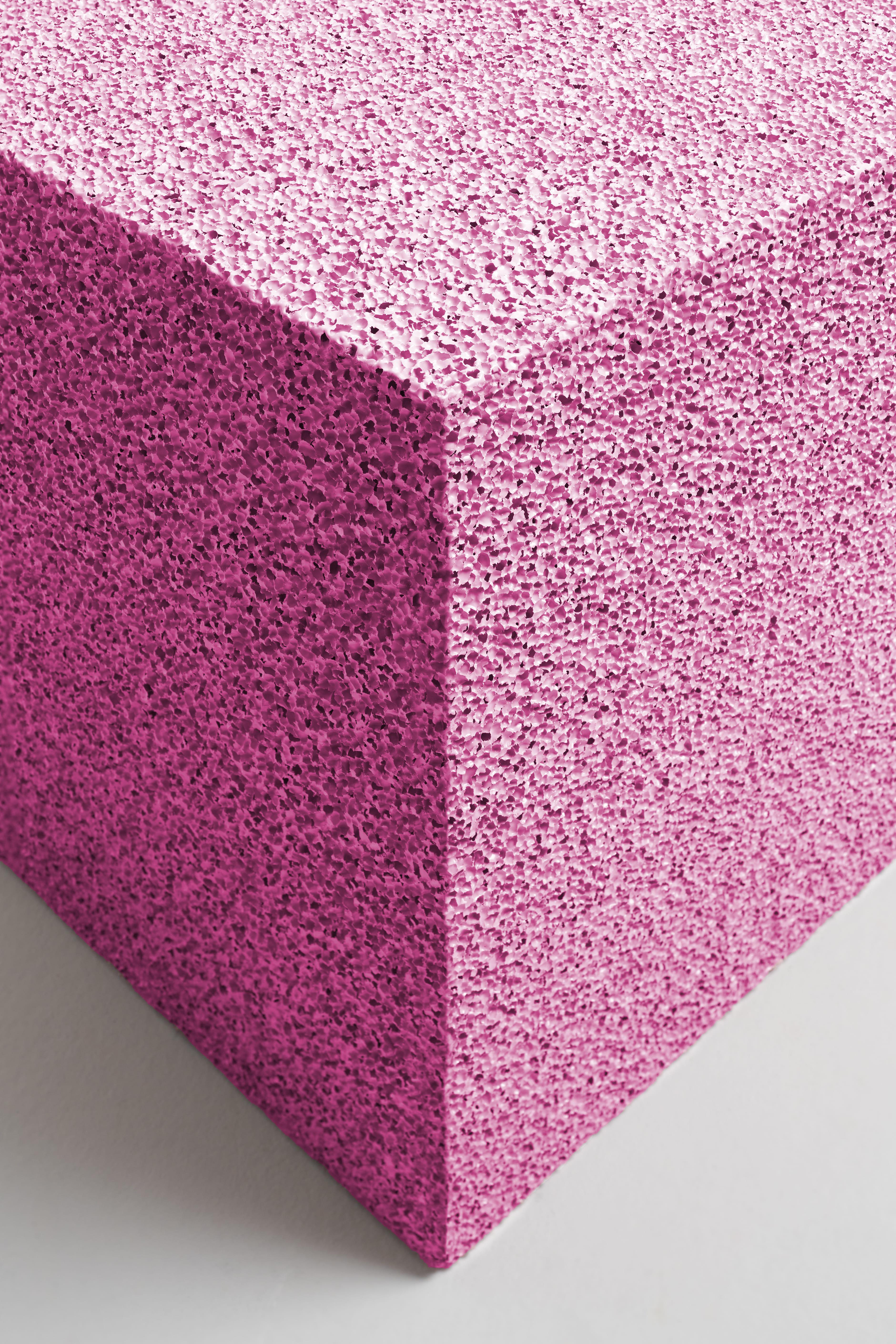 Jordan Keaney Studio s'attache à apporter de la COULEUR et de la TEXTURE à votre espace. Les SugarCubes sont fabriqués à la main par Jordan Keaney à l'aide d'une combinaison de techniques numériques et de sculpture modernes, combinées à des