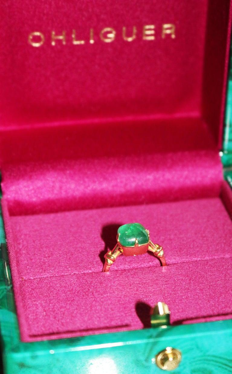 Sugarloaf 1.25ct Cabochon Emerald Knot Ring in Platinum/ rose or yellow gold In New Condition For Sale In Brisbane, AU