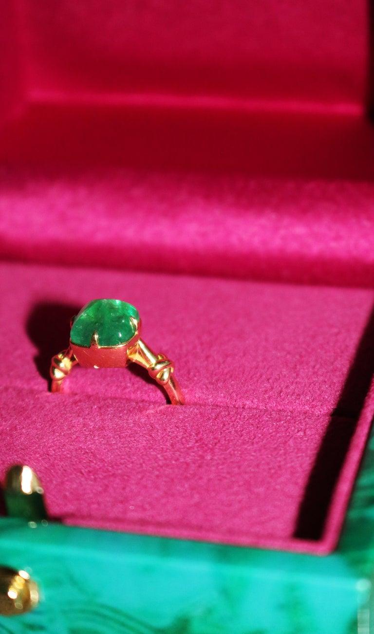 Women's or Men's Sugarloaf 1.25ct Cabochon Emerald Knot Ring in Platinum/ rose or yellow gold For Sale