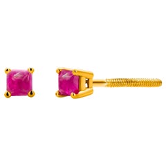 Clous d'oreilles Sugarloaf Burma cabochon rubis 0,50 carat or jaune 0,12 pouce