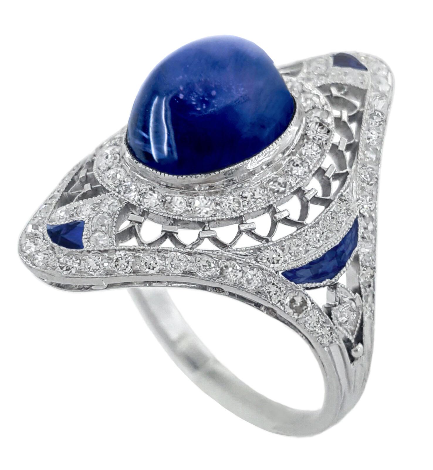 Cabochon Sugarloaf saphir bleu et diamant taille vieille Europe  Bague Bon état - En vente à Rome, IT