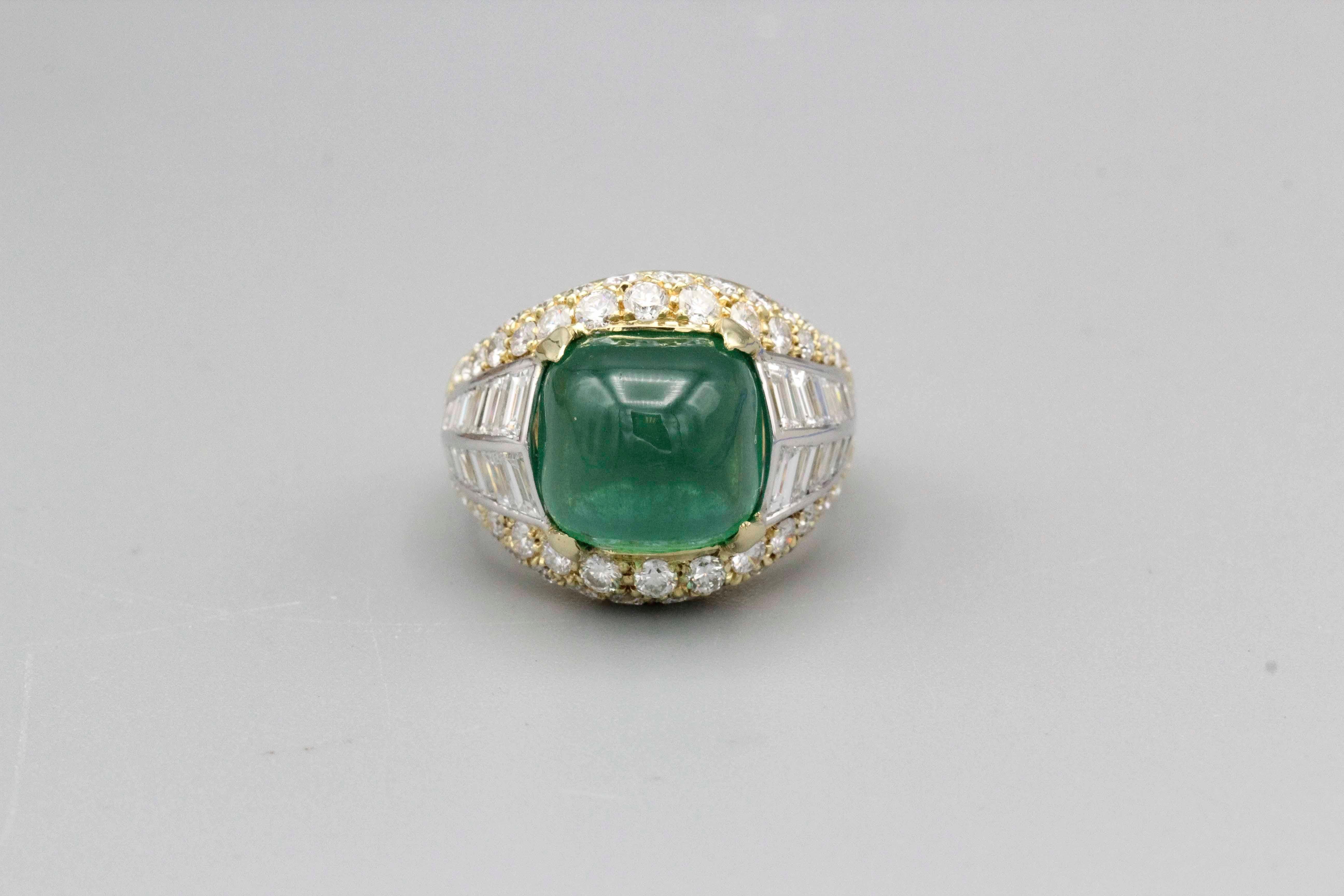 Sugarloaf Cabochon Emerald and Diamond and 18 Karat Gold Ring For Sale 4
