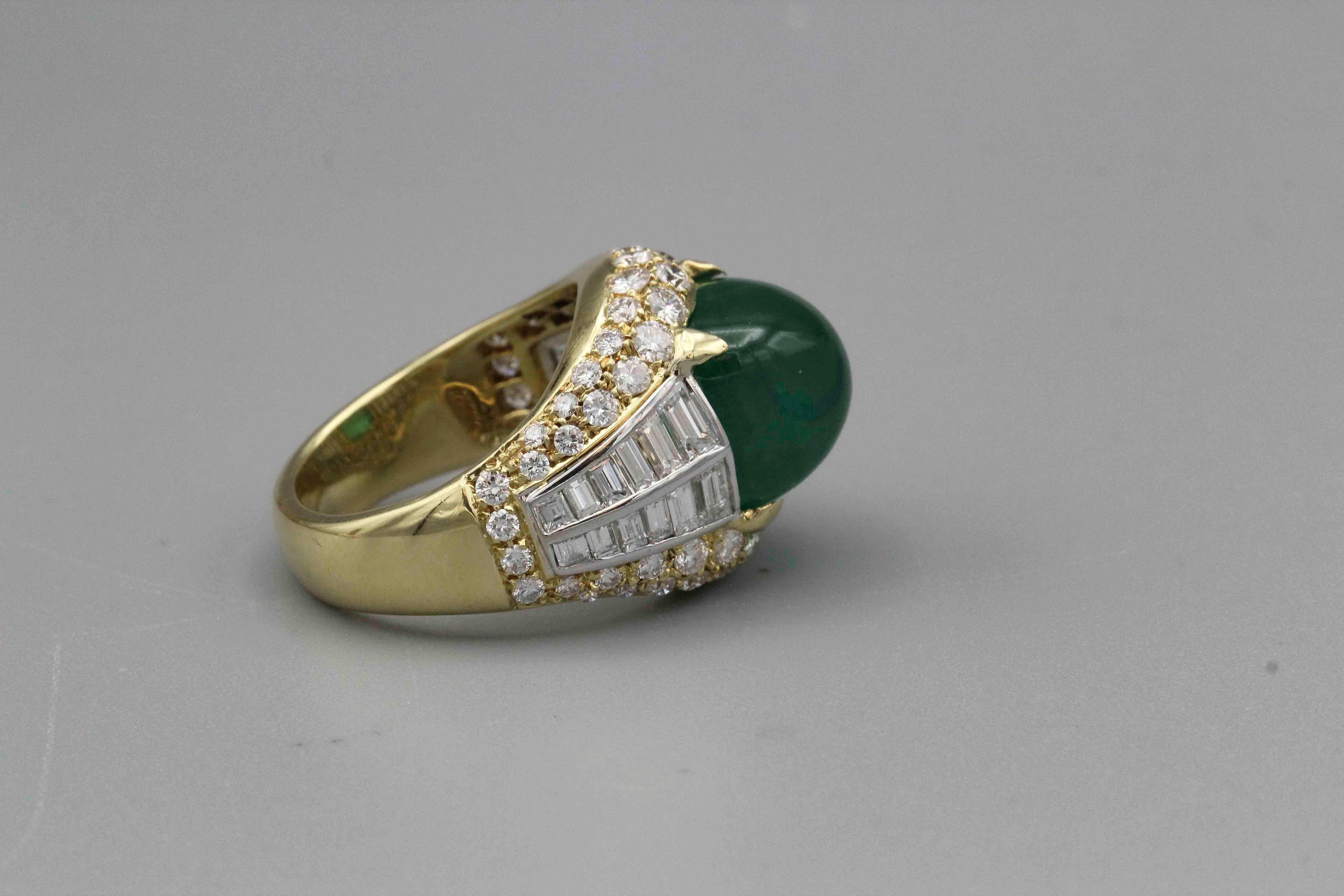 Sugarloaf Cabochon Emerald and Diamond and 18 Karat Gold Ring For Sale 5