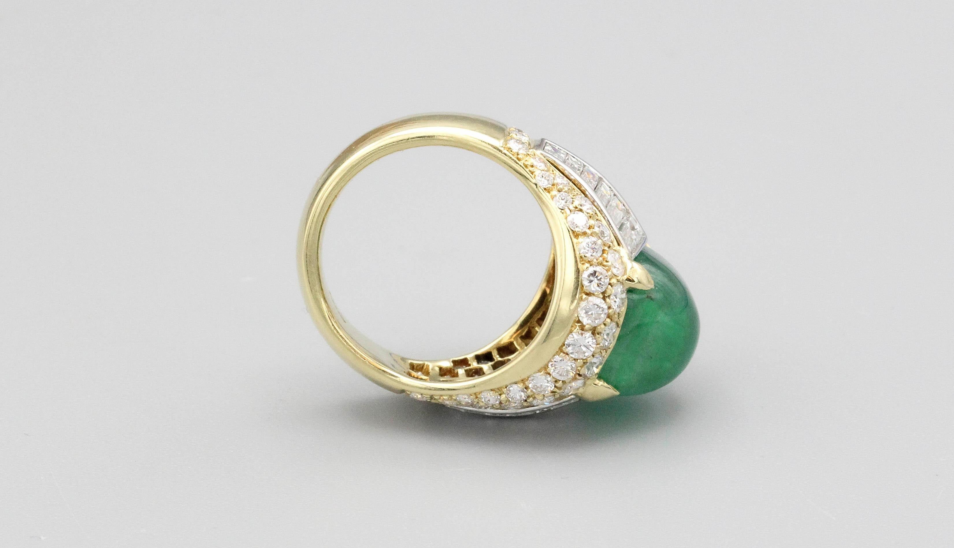 Sugarloaf Cabochon Emerald and Diamond and 18 Karat Gold Ring For Sale 2