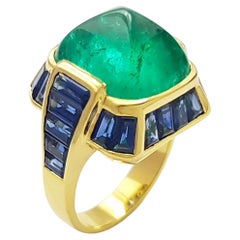 Sugarloaf Cabochon Emerald with Blue Sapphire Ring set in 18K Gold Settings