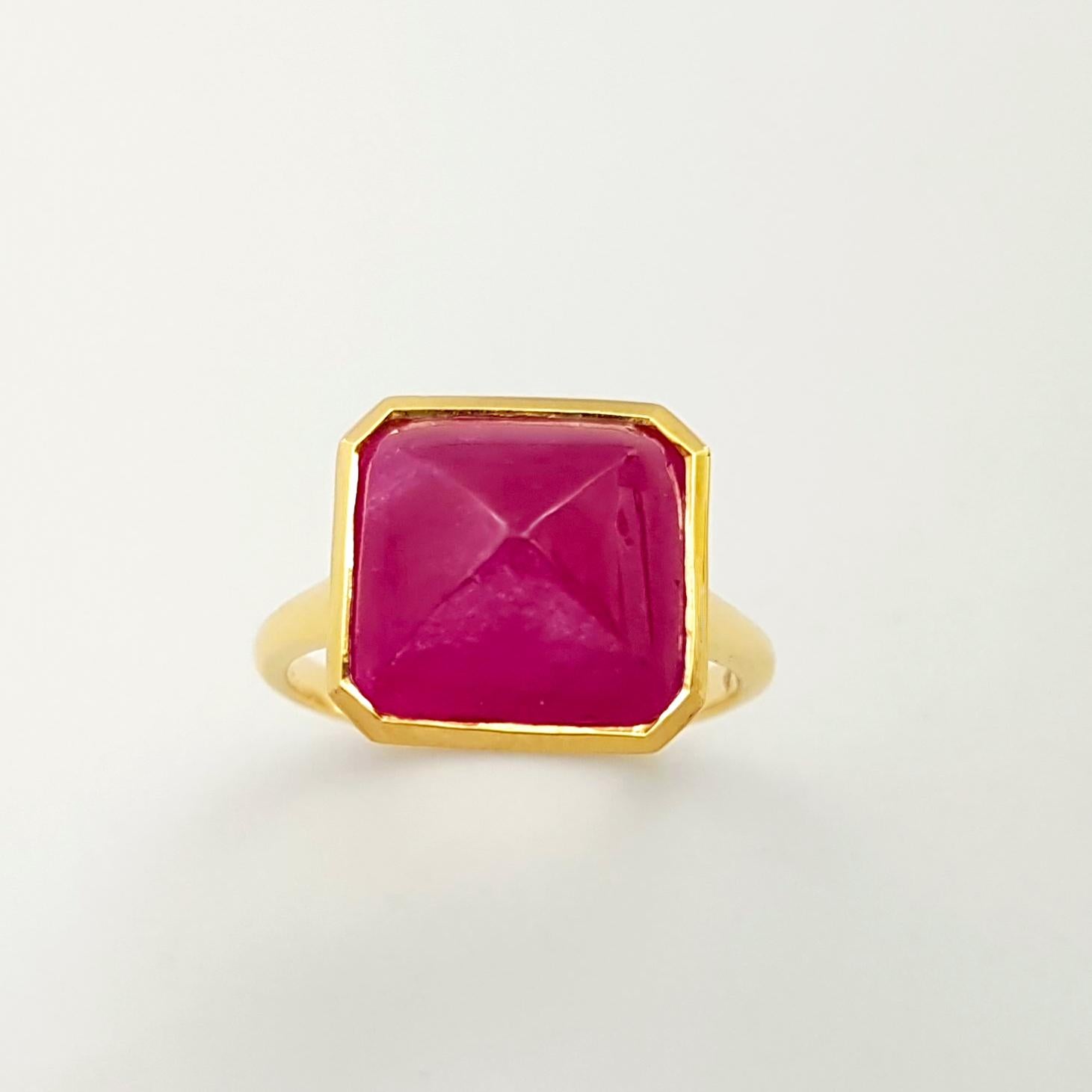 Anello con rubino cabochon Sugarloaf con montatura in oro 14K in vendita 3