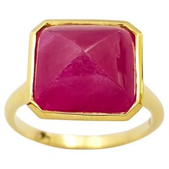 Ring mit Rubin im Zuckerhut-Cabochon-Schliff in 14K Goldfassungen