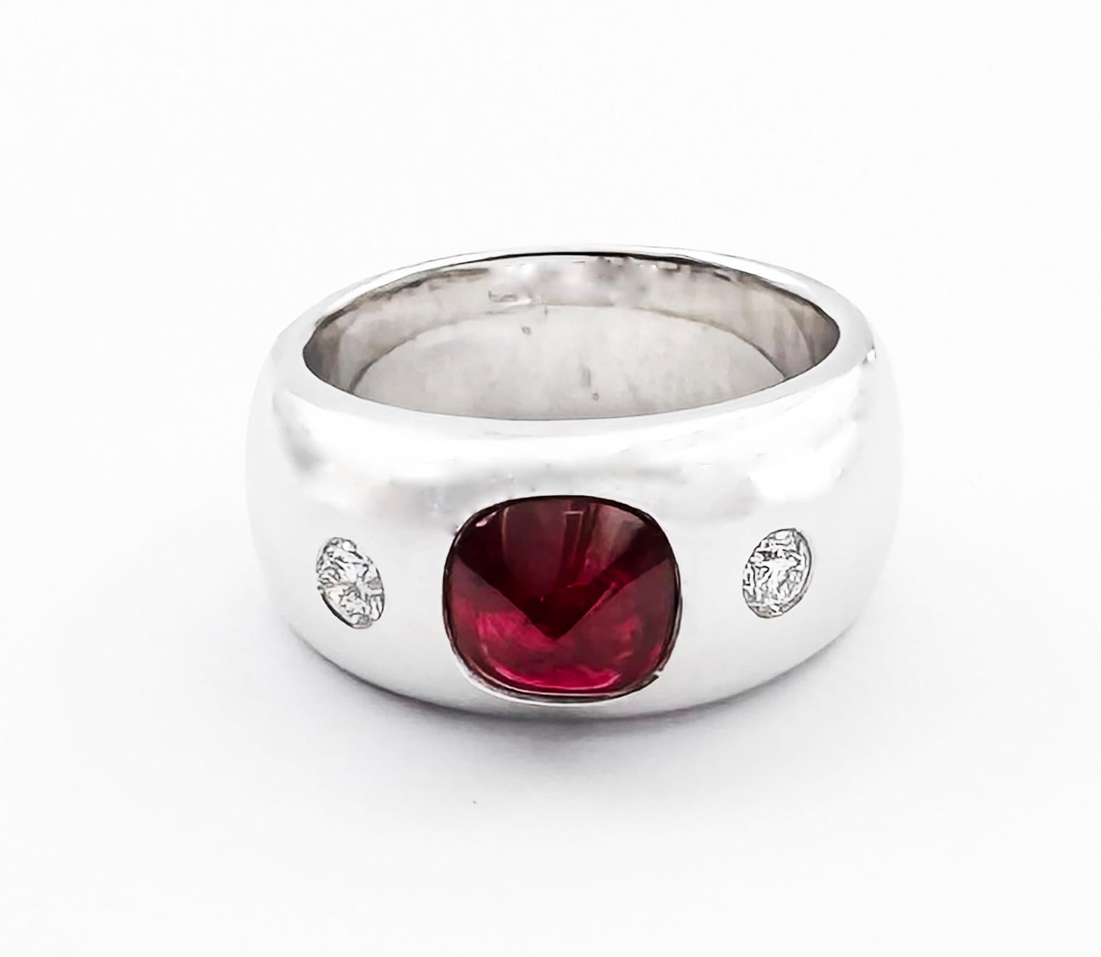 Anello con rubino cabochon Sugarloaf e diamanti con montatura in oro bianco 18K in vendita 7