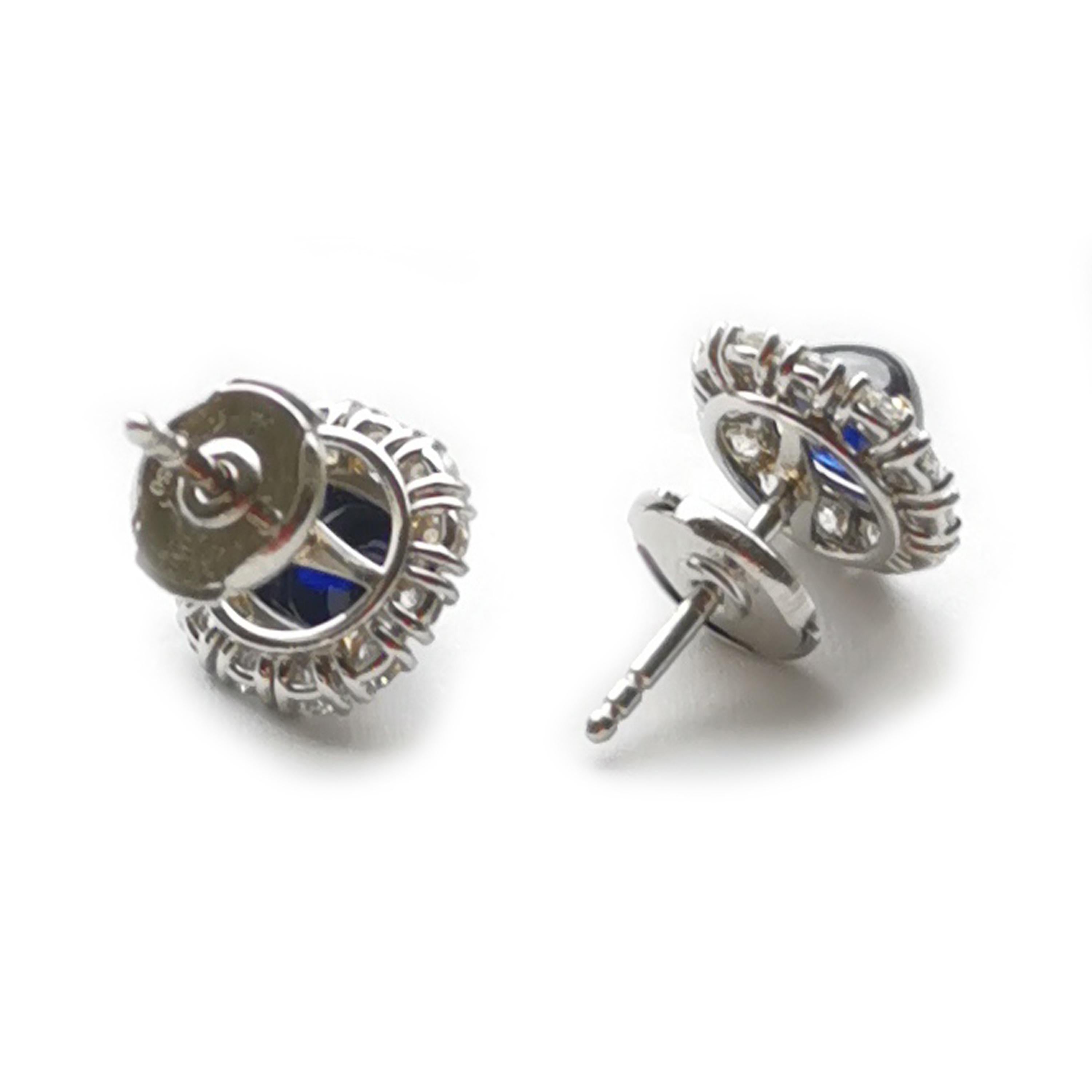Donna Orecchini a grappolo Sugarloaf Cabochon con zaffiro, diamanti e platino, 2,83 carati in vendita