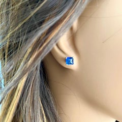 Sugarloaf Ceylon Cabochon Sapphire 1.32 Carat Yellow Gold 0.17 Inch Earrings