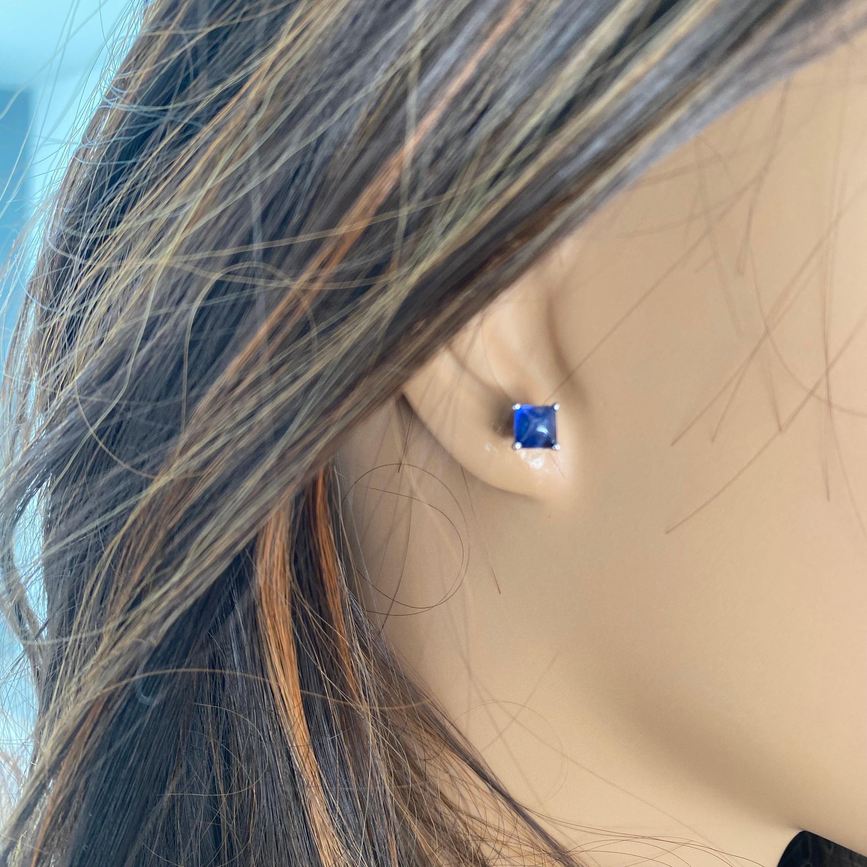 Contemporary Sugarloaf Ceylon Cabochon Sapphire 2.70 Carat 0.25 Inch White Gold Stud Earrings For Sale