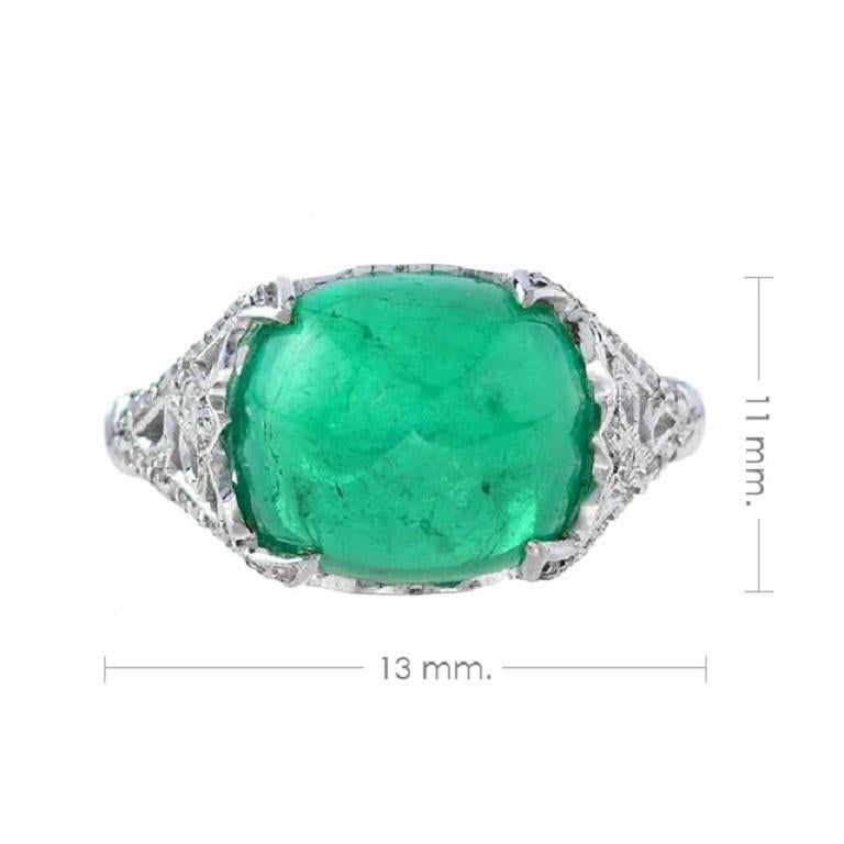 Sugarloaf Colombian Green Emerald & Diamond Cocktail 14K White Gold Ring For Sale 2