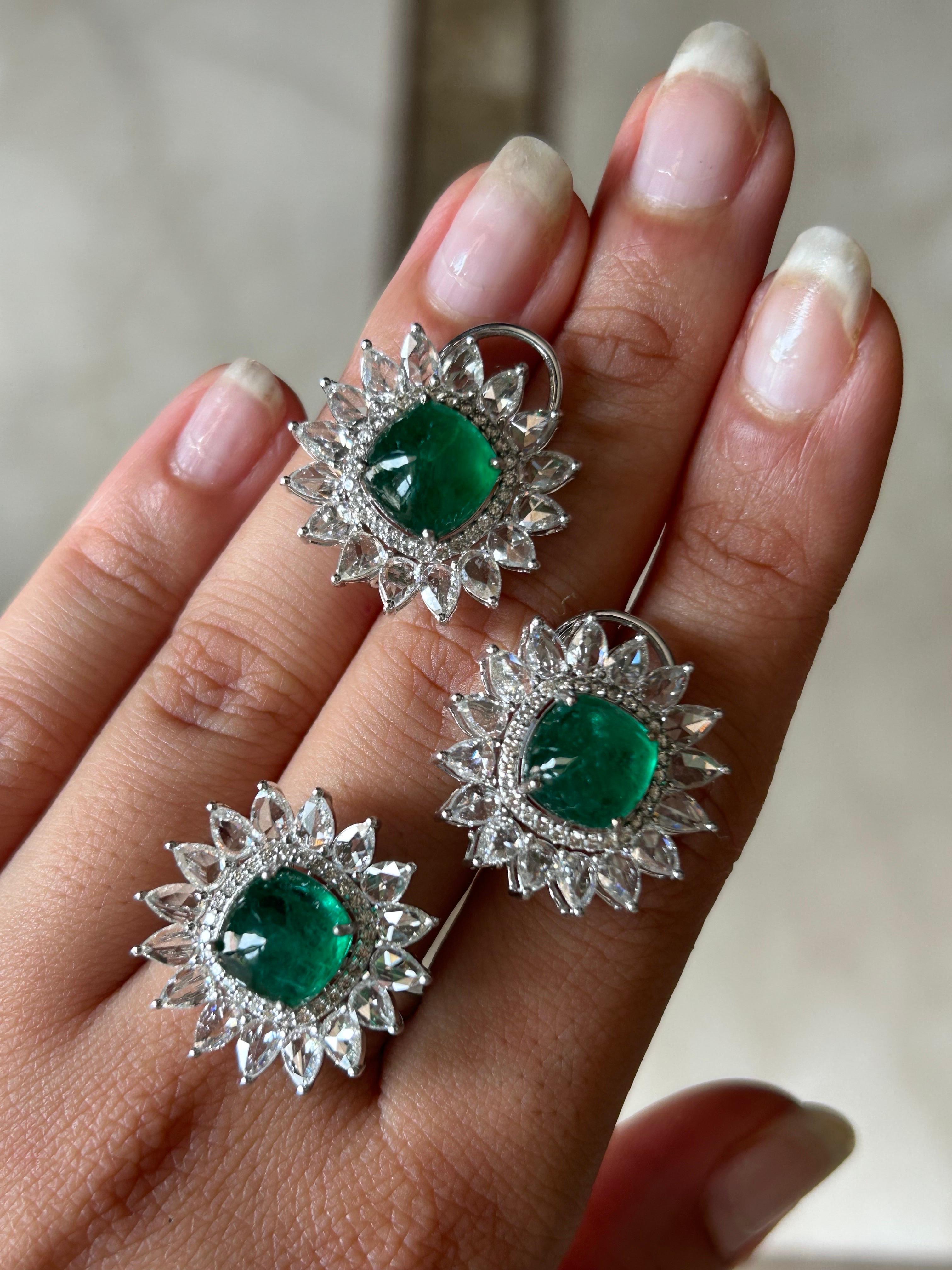 Modern Sugarloaf Emerald and Diamond Earring and Ring Suite For Sale