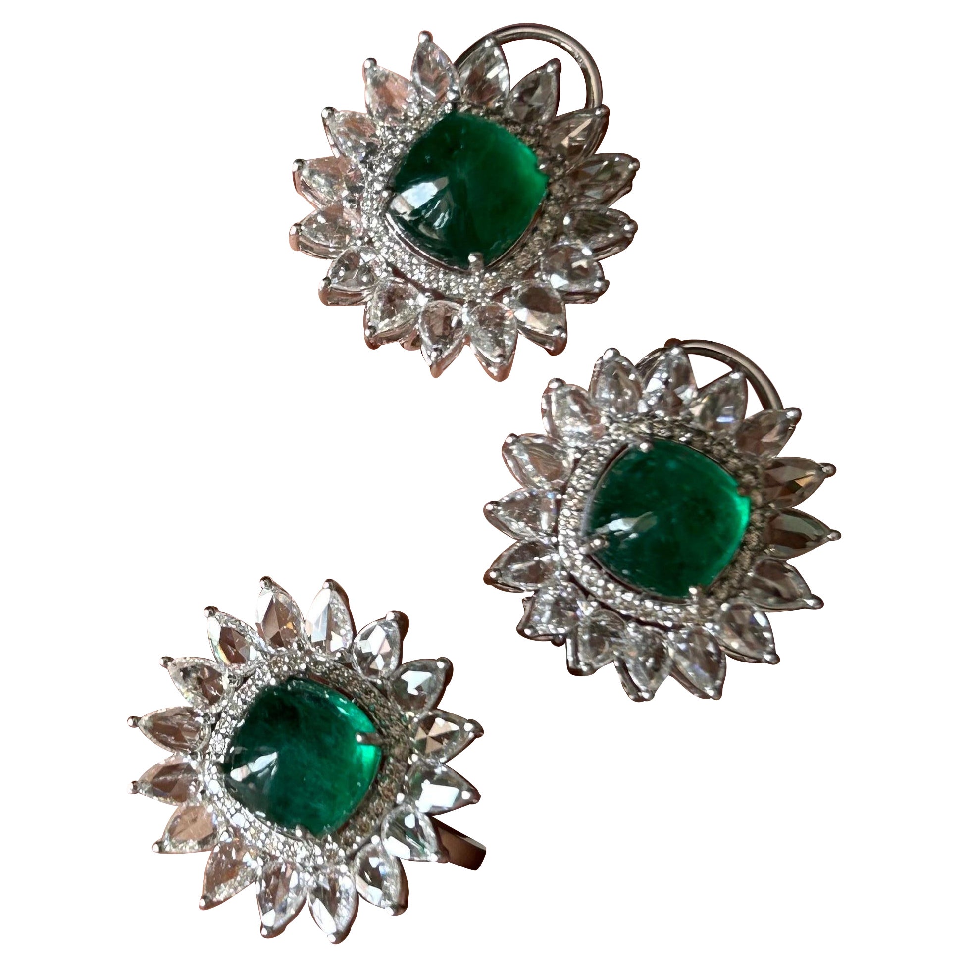 Conjunto de Anillos y Pendientes de Esmeralda y Diamantes Sugarloaf en venta