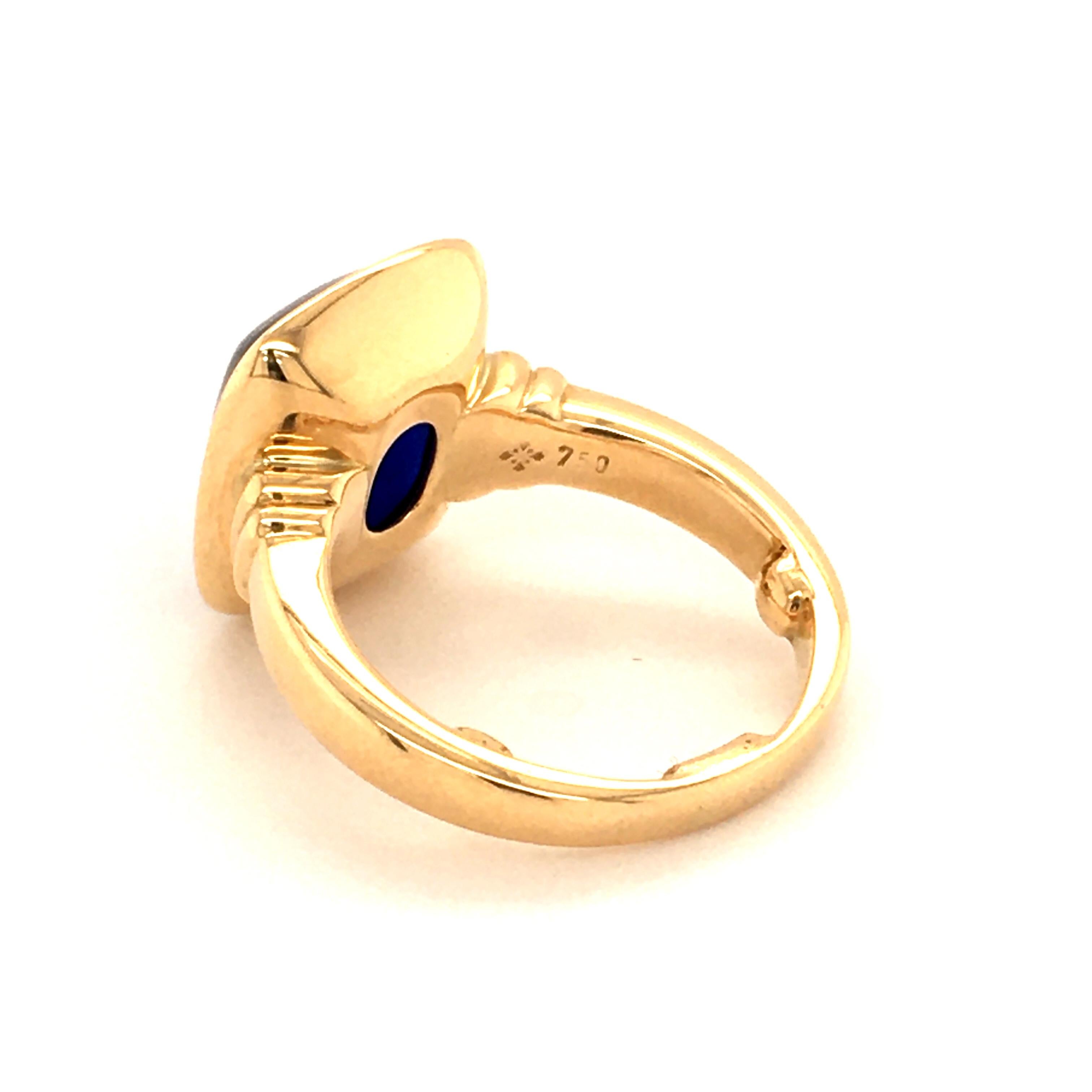 Sugarloaf Cabochon Sugarloaf Sapphire Ring in Yellow Gold For Sale