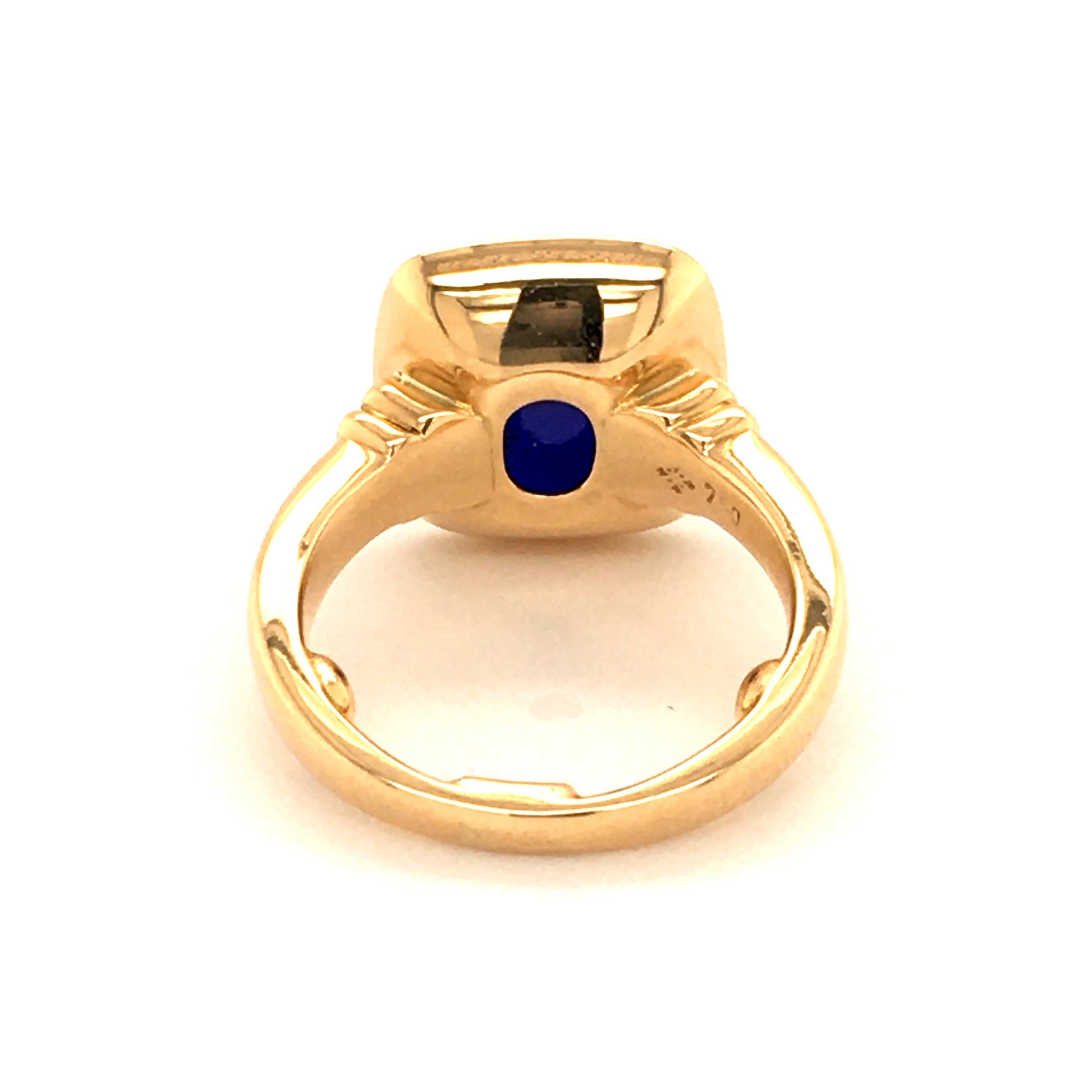Sugarloaf Sapphire Ring in Yellow Gold In Excellent Condition For Sale In Lucerne, CH