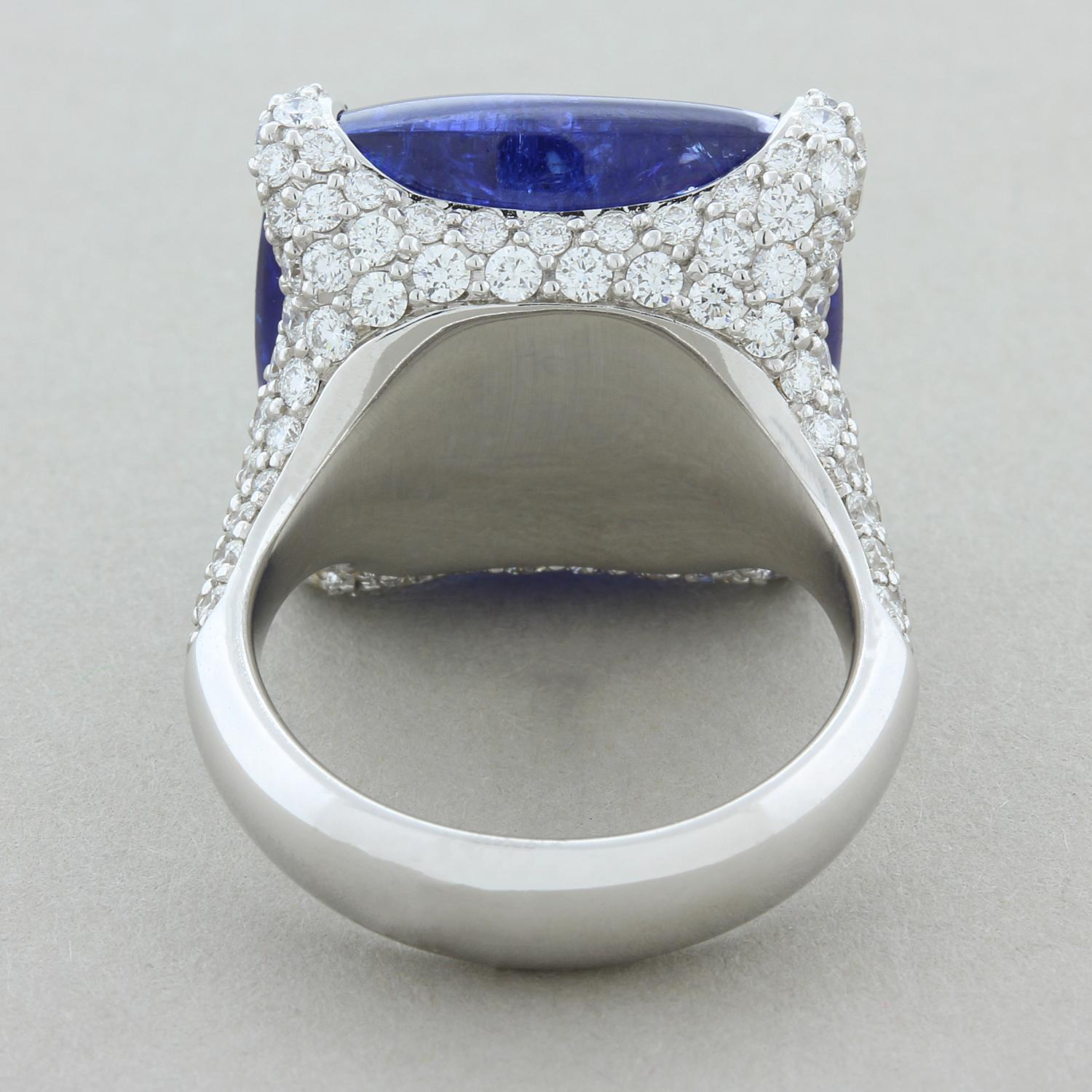 Sugarloaf Tanzanite Diamond Gold Ring In New Condition In Beverly Hills, CA