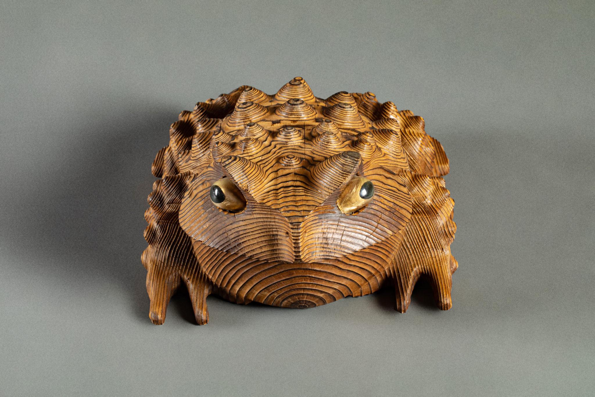 Sugi-Wood (Cedar) Frog In Good Condition In Hudson, NY
