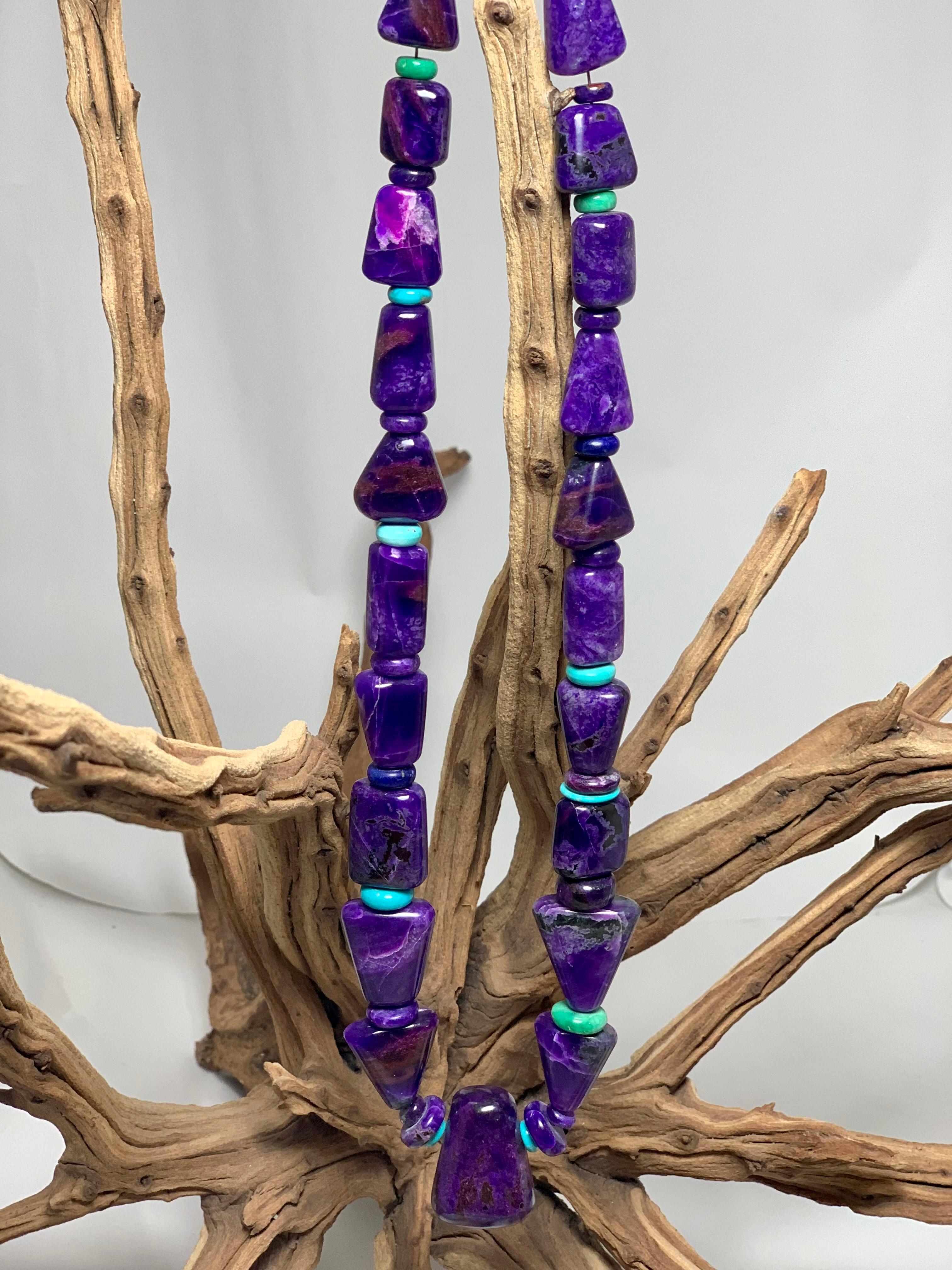 Nativo americano Collana di perline di Sugilite di Bruce Eckhardt in vendita