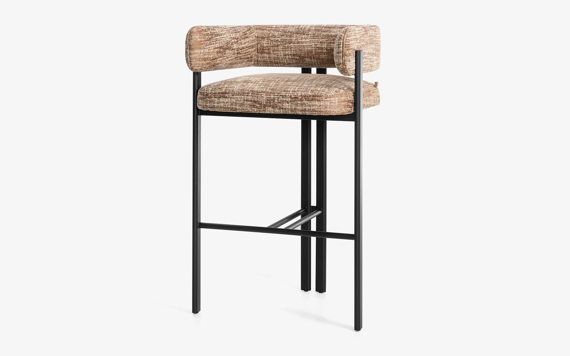 Metalwork Sui Bar Chair With Static Painted Metal Leg For Sale