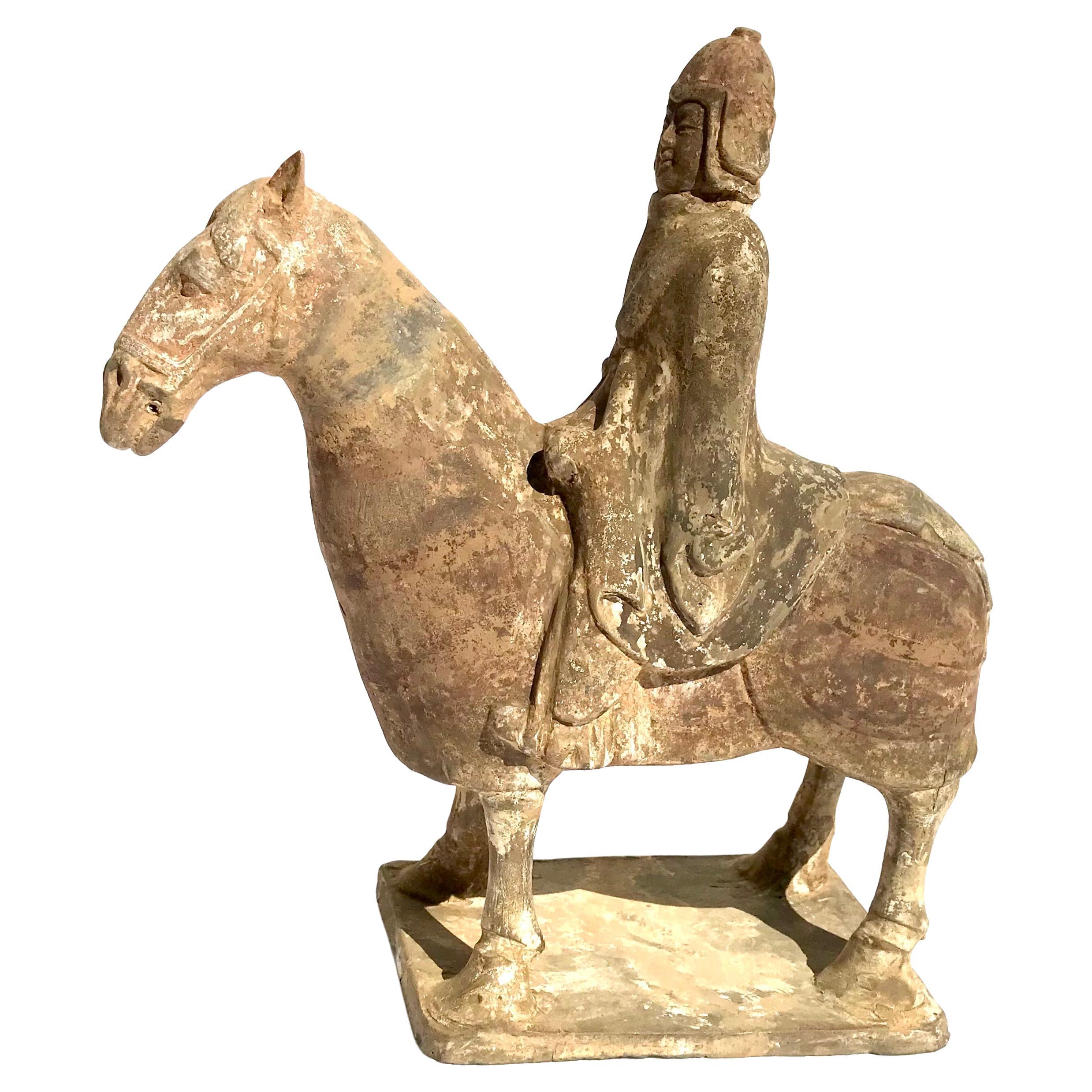 Poterie peinte de la dynastie Sui ou Tang, cheval armé et cavalier
