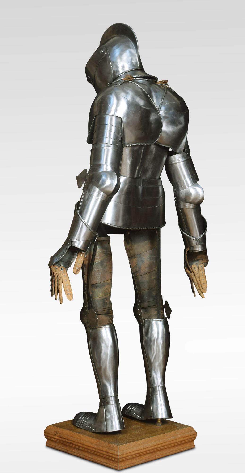 Suit of 16th Century Style Armour For Sale 4