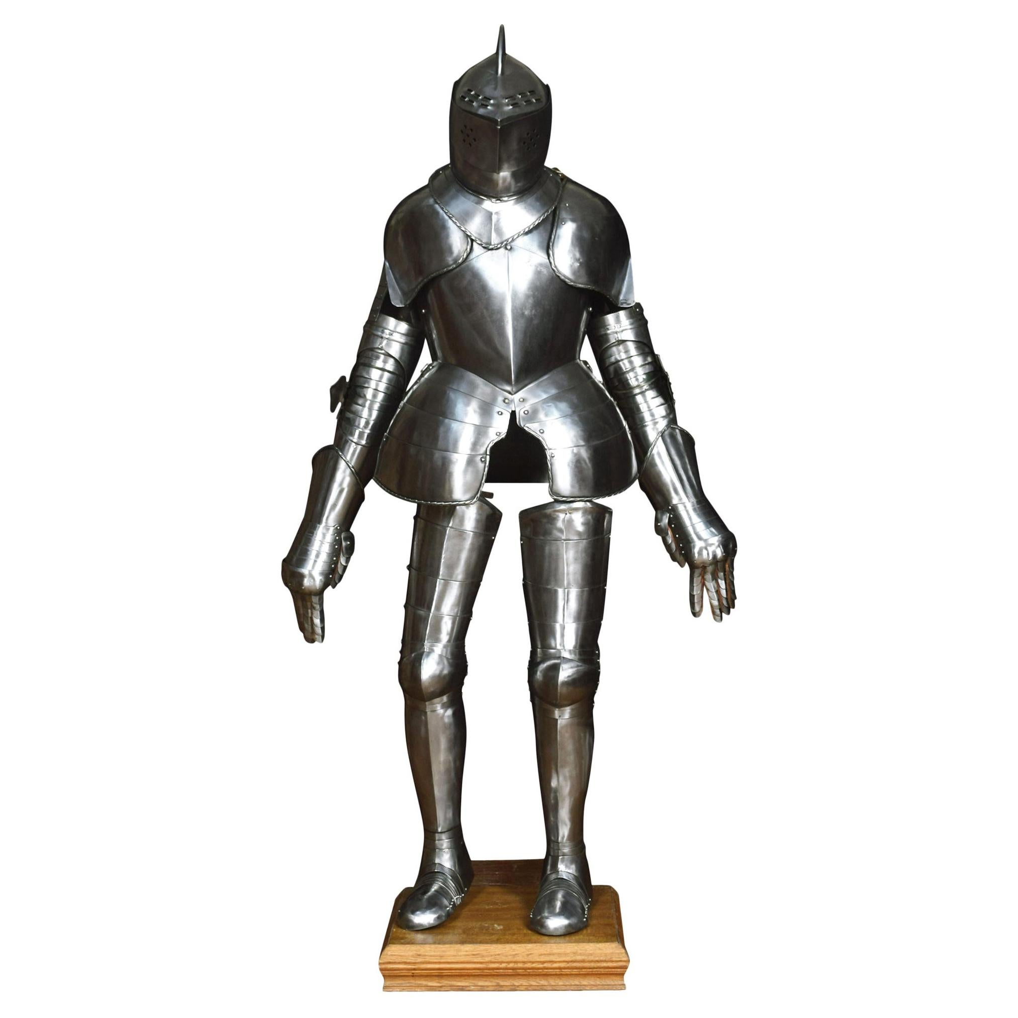 Suit of 16th Century Style Armour