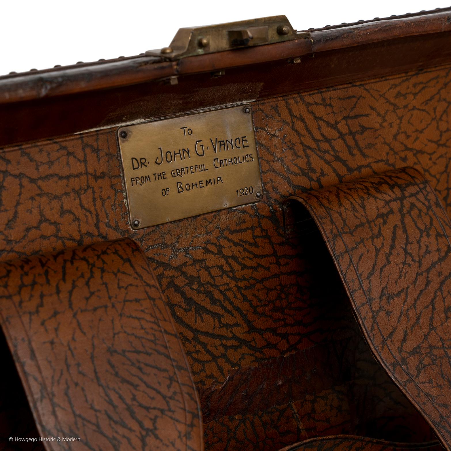 Suitcase Leather Gifted 1920 Ehofmann Dr John Vance Fitted Interior In Good Condition For Sale In BUNGAY, SUFFOLK