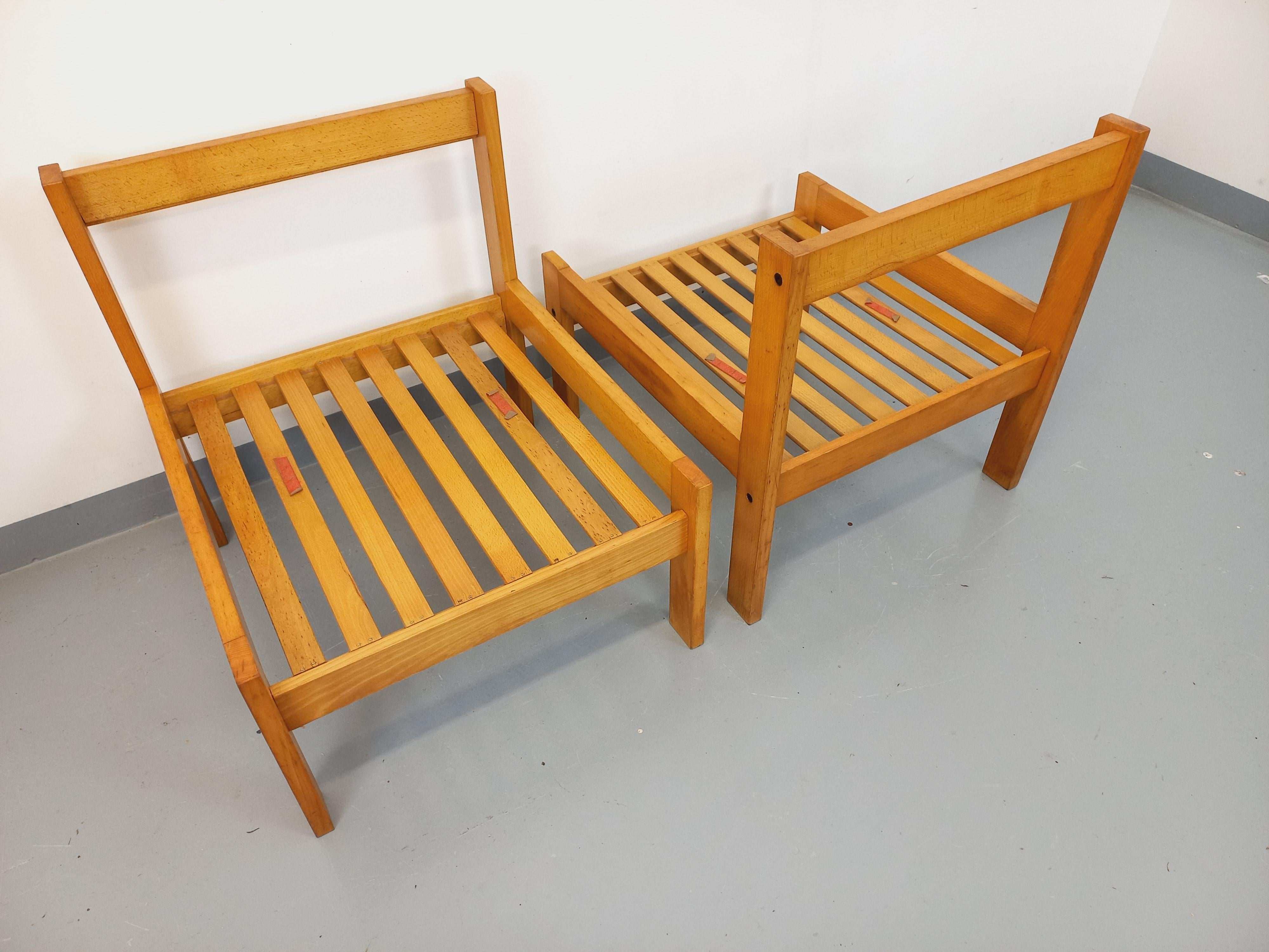 Suite de 2 fauteuils chauffeuses Baumann vintage en tissu orange et bois For Sale 3