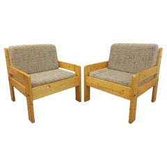 Suite de 2 fauteuils chauffeuses vintage en pin et tissu des années 70