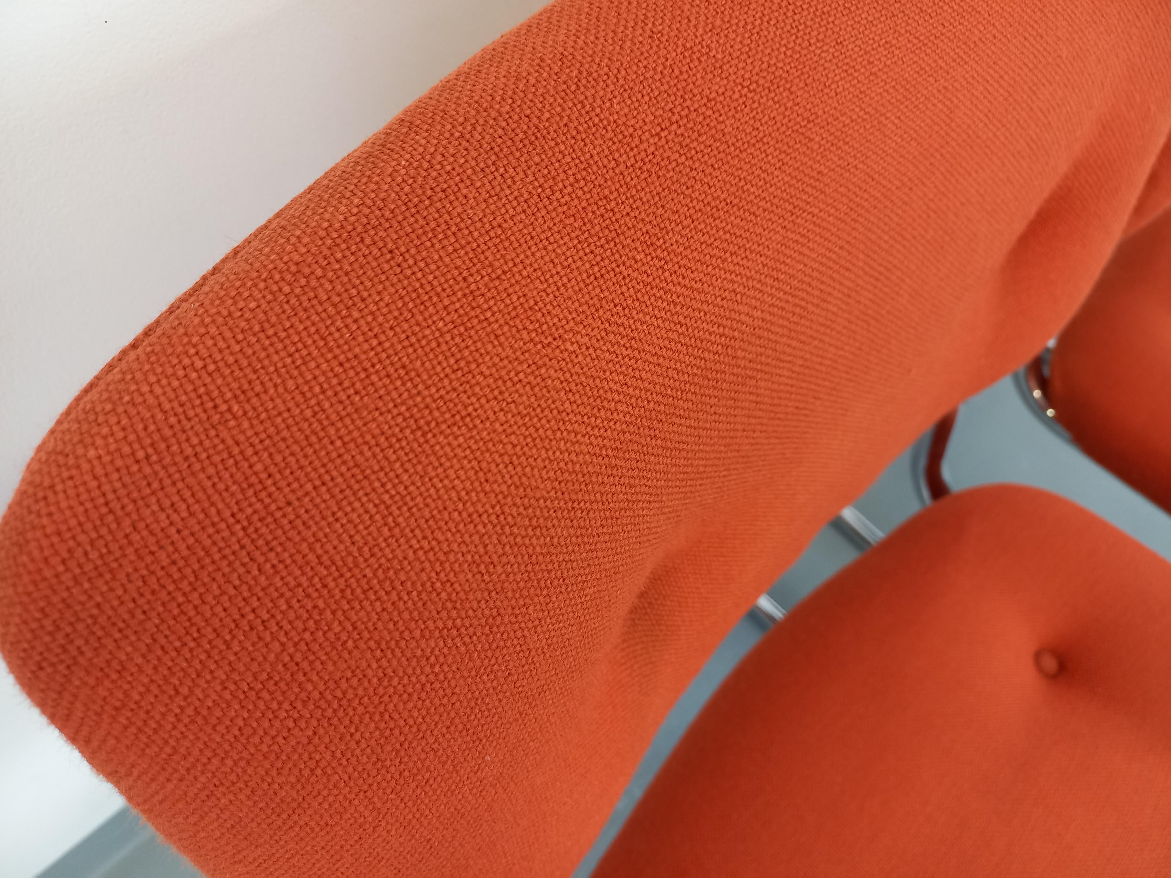 Suite de 2 fauteuils chauffeuses vintage Steelcase Strafor en tissu orange 7