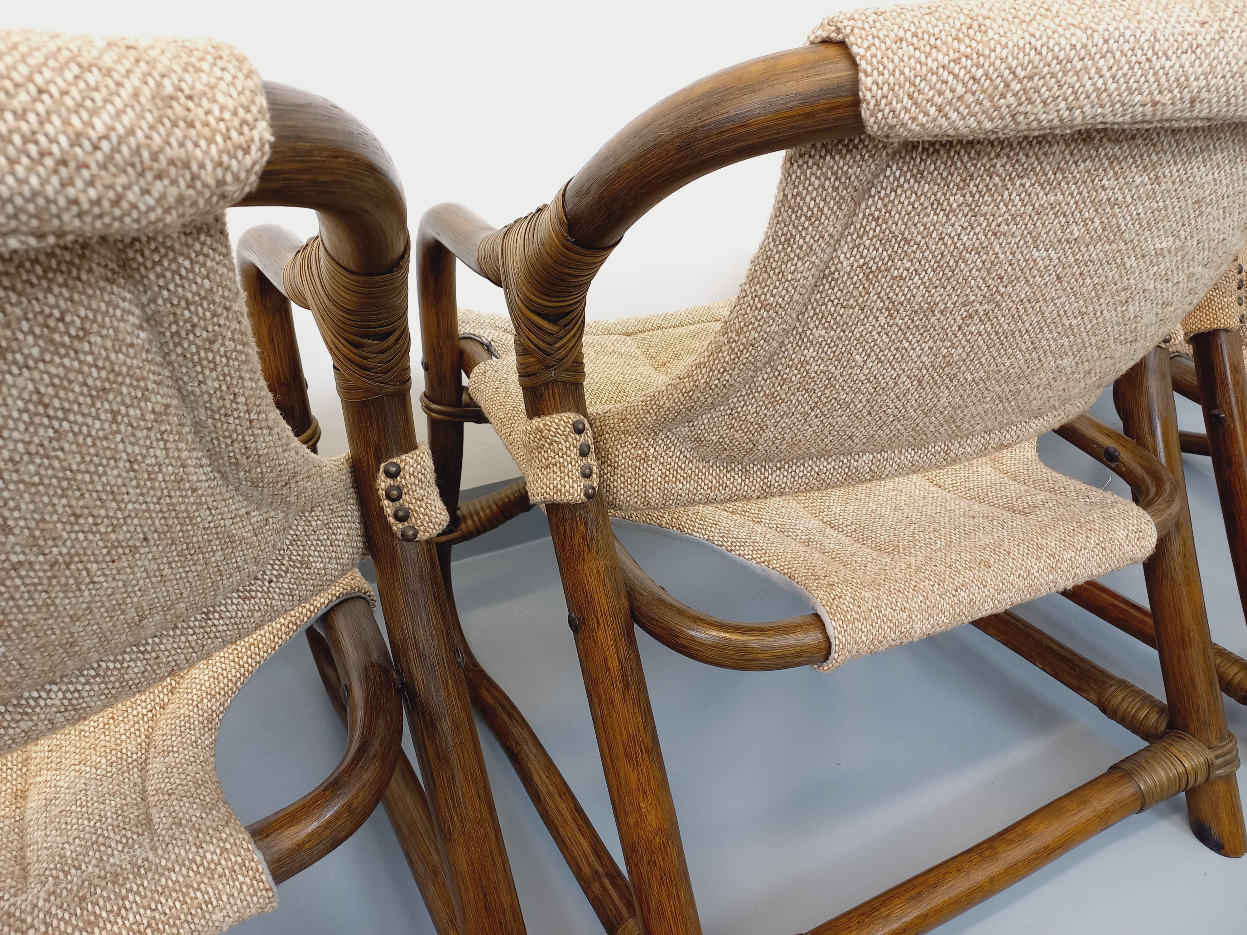 3 fauteuils vintage des années 60 70, esprit fauteuils de safari, attribués au fabricant danois Horsnæs Møbelfabrik, collection Manilla, en bambou et rotin foncé, tissu de laine beige, très beau design, très bon état général.
Ref 241 019
Größe : 68