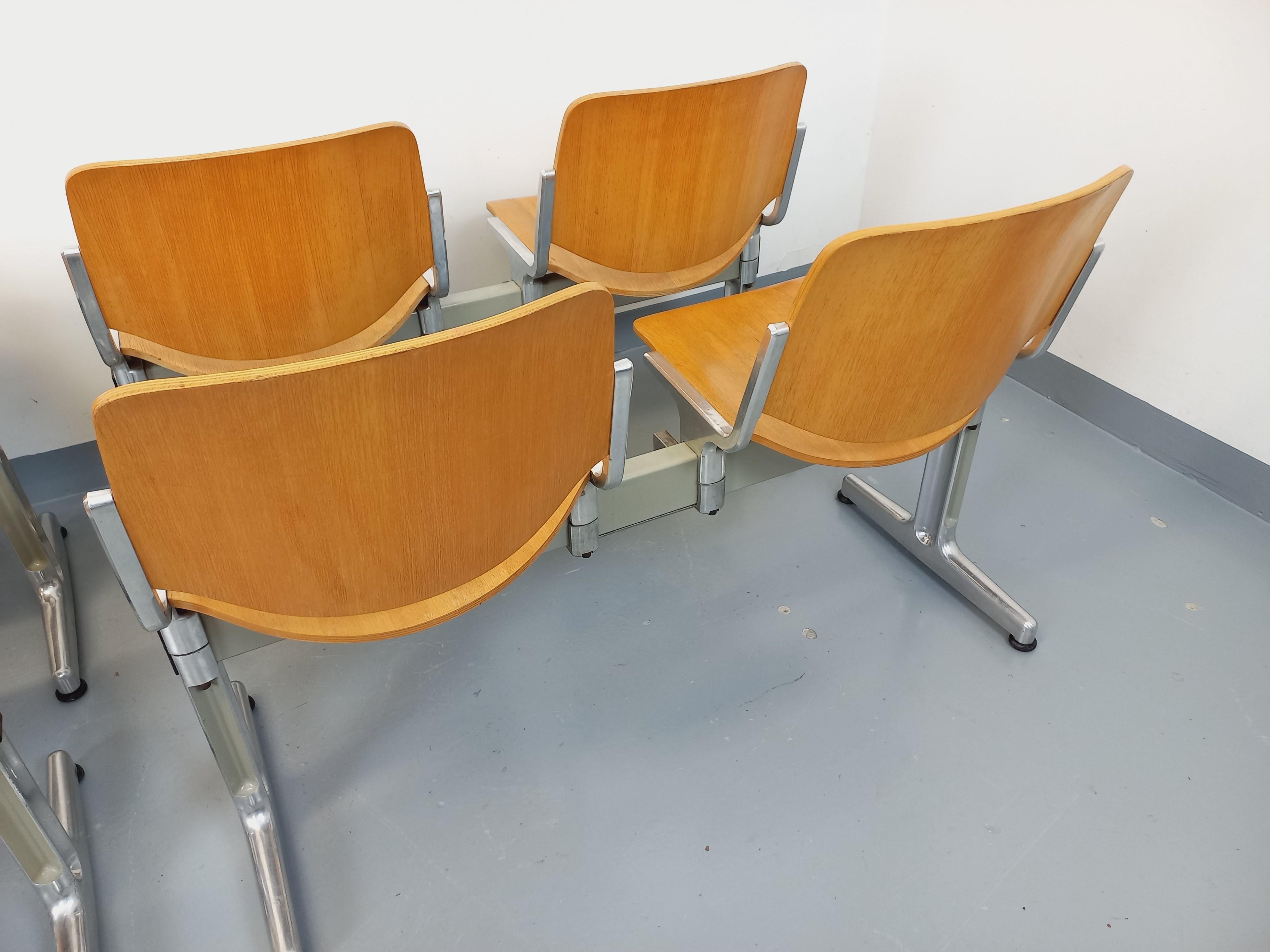 Suite de 4 bancs Giancarlo Piretti pour Castelli vintage en bois et aluminium im Angebot 8