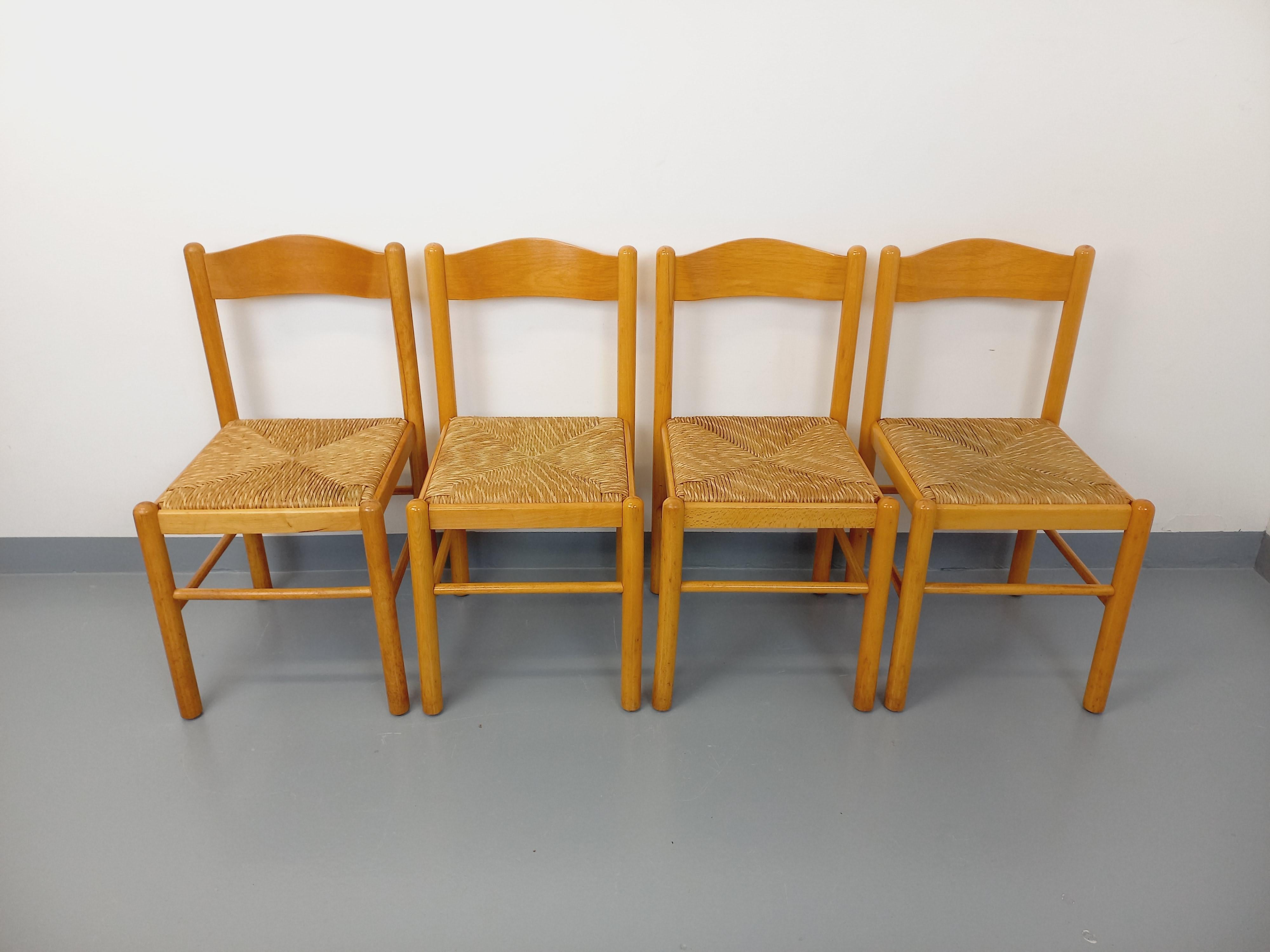 Lot de 23 chaises colorées style rustique avec assise en paille occasion - VENDU