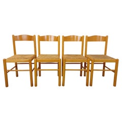 Suite de 4 chaises brutalistes vintage en bois clair et paille des années 70 80