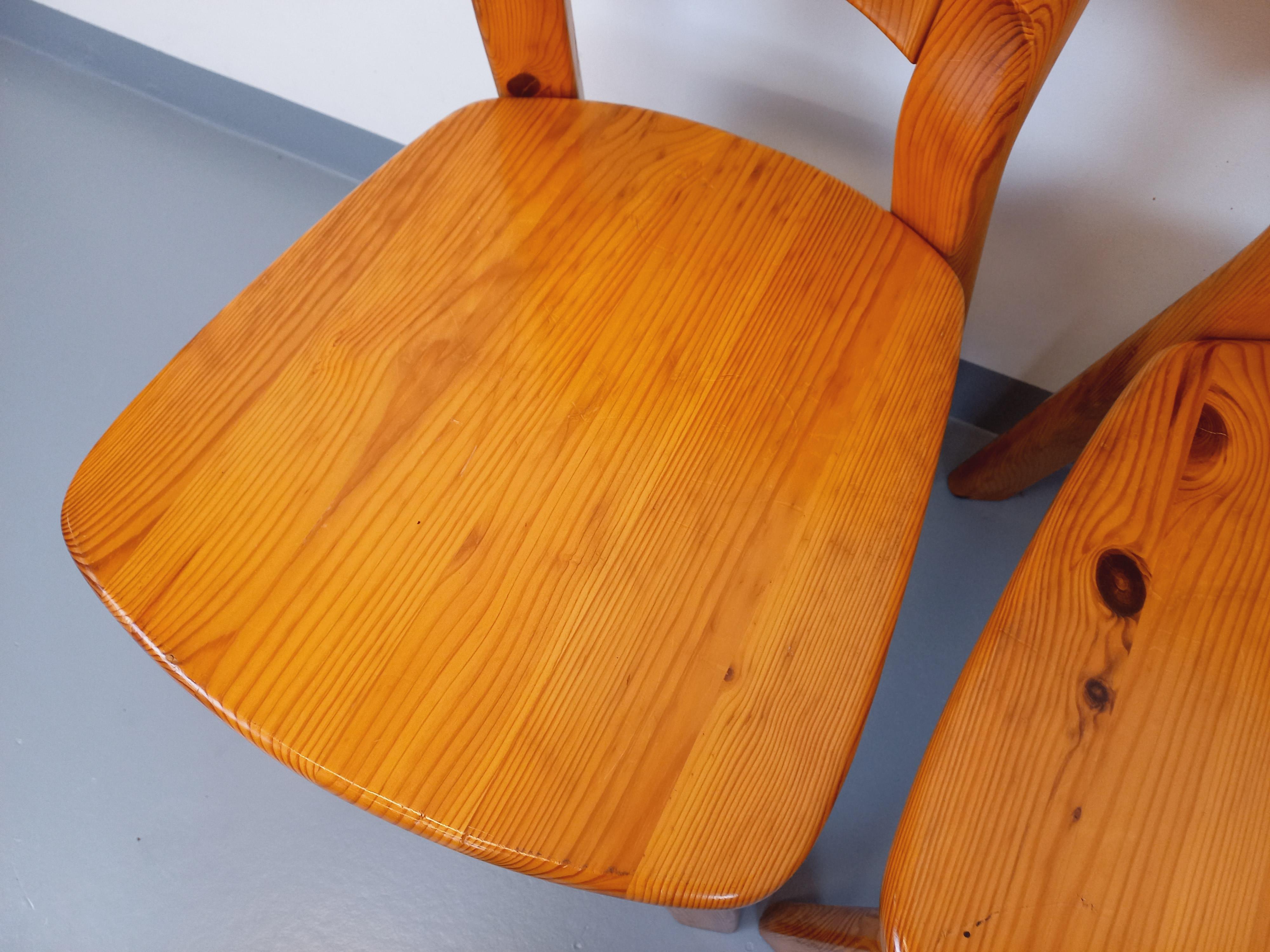 Suite de 4 chaises Charlotte Perriand Les Arcs vintage en pin des années 70 im Angebot 11