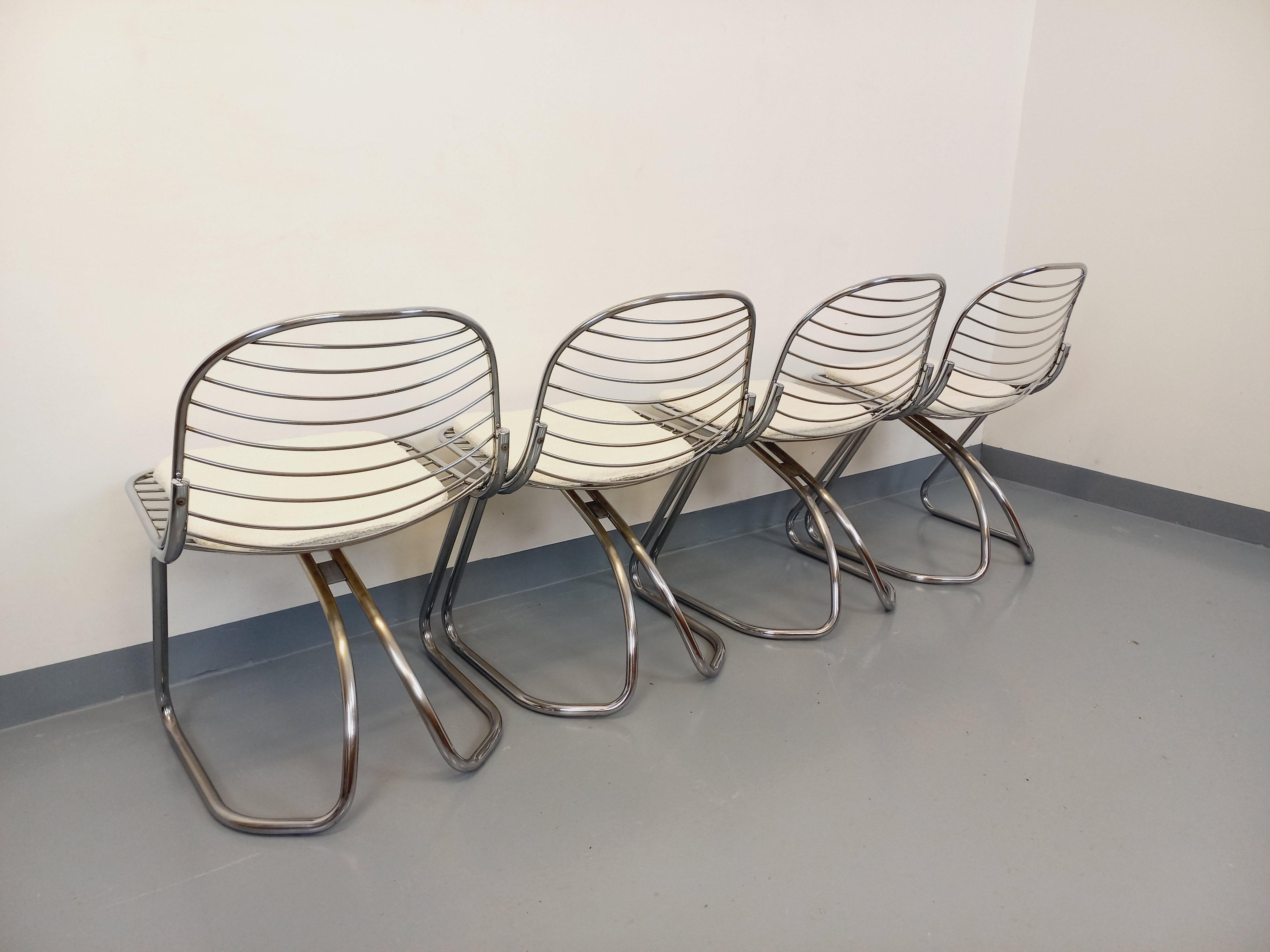 Suite de 4 chaises italiennes vintage Gastone Rinaldi en métal chromé et galette For Sale 1