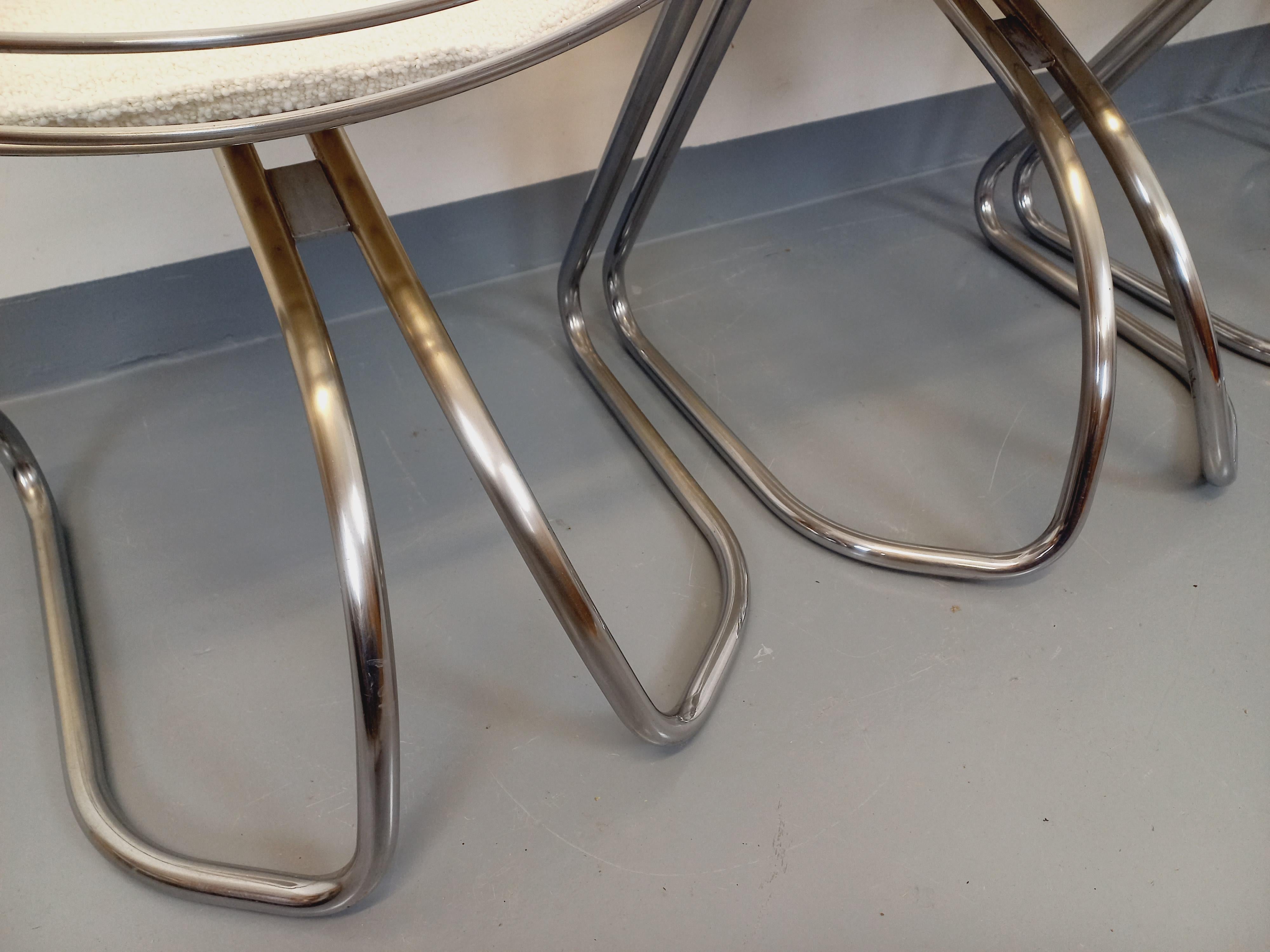 Suite de 4 chaises italiennes vintage Gastone Rinaldi en métal chromé et galette For Sale 2