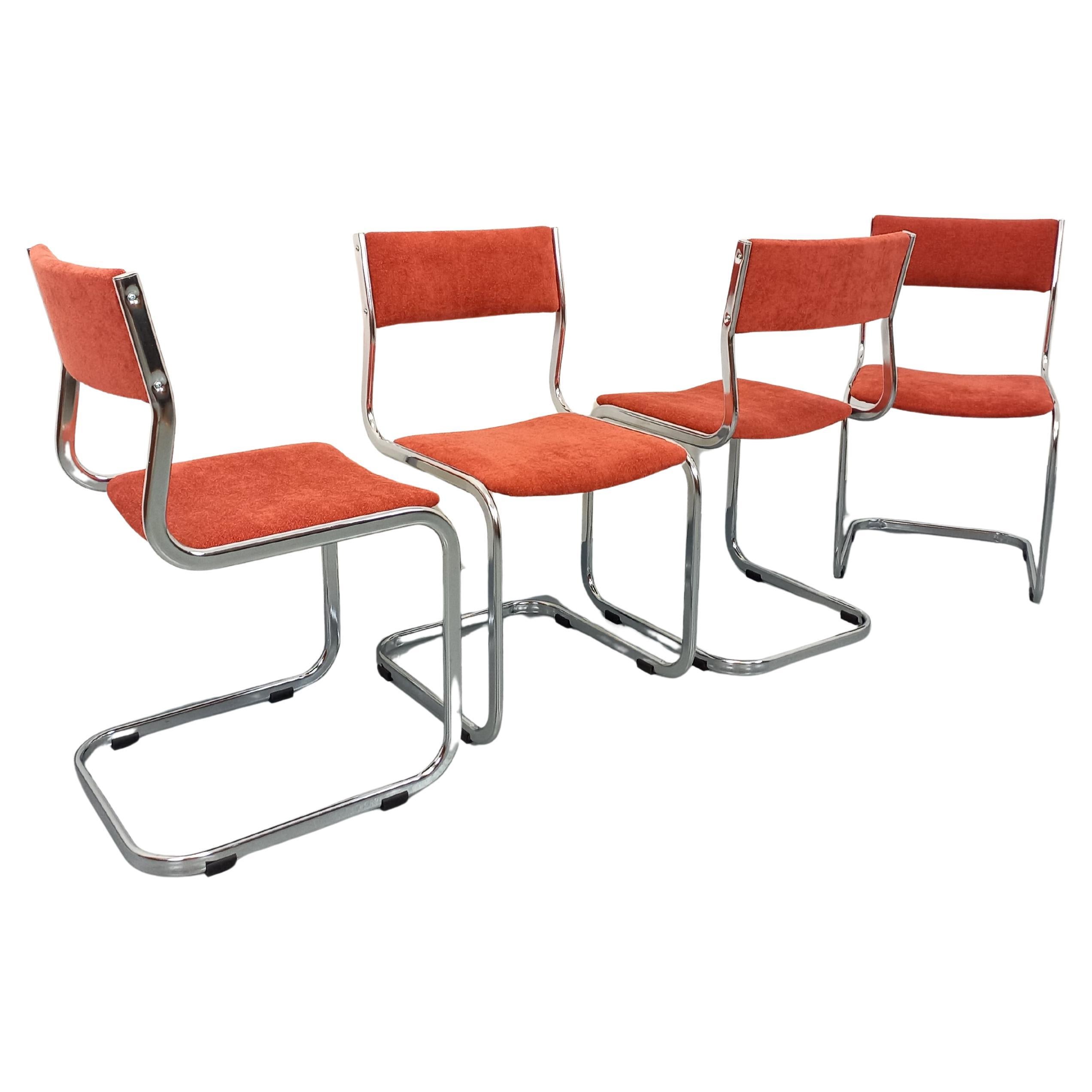 Suite de 4 chaises luge vintage en métal chromé et tissu des années 70