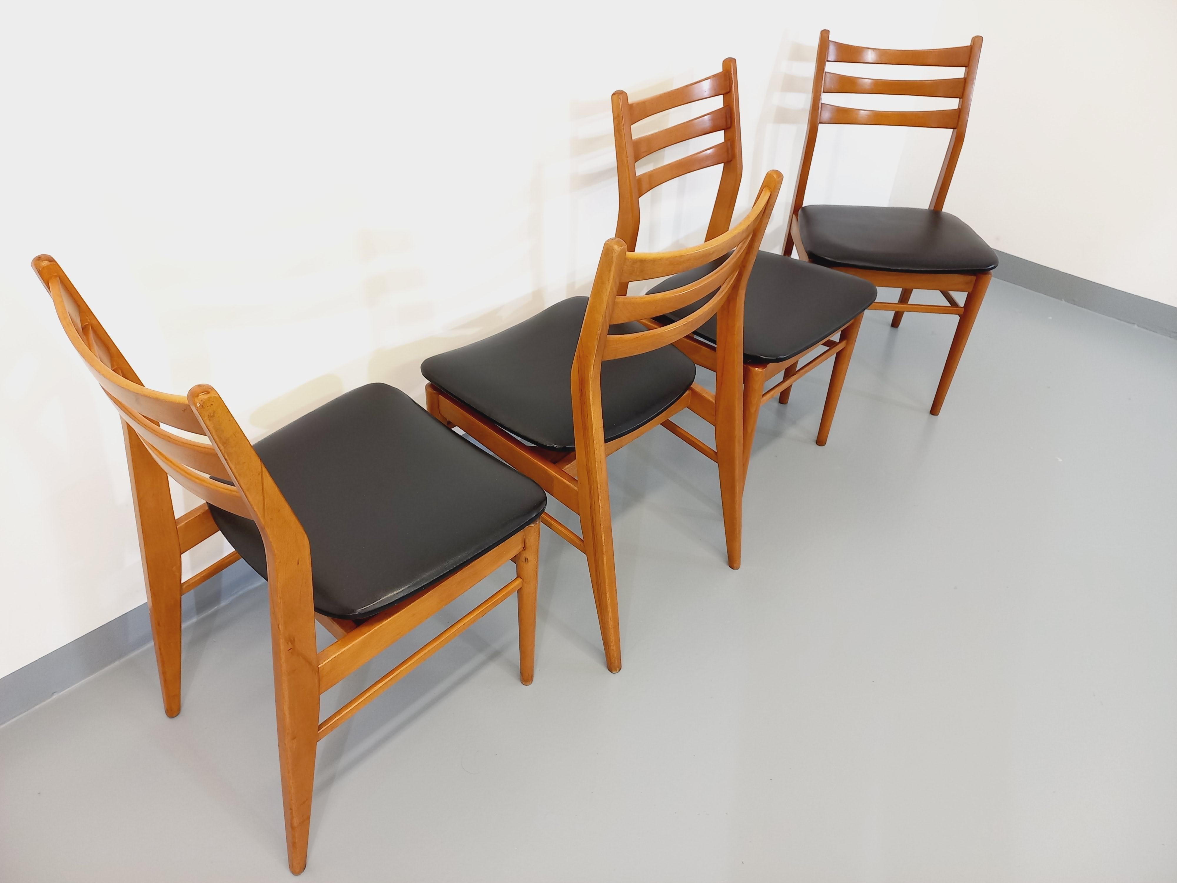 Mid-Century Modern Suite de 4 chaises scandinaves vintage en bois et skai des années 50 60